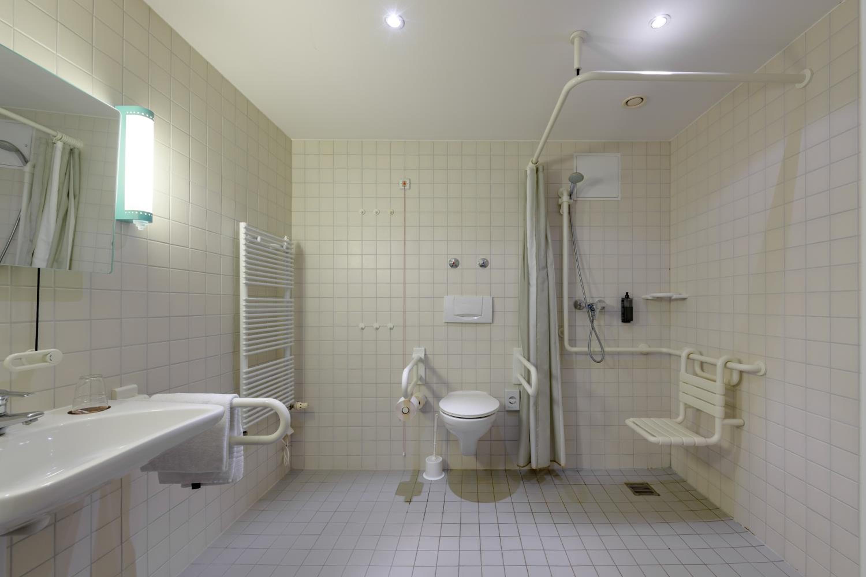 Hamburg Vacations - ibis Hamburg Alsterring - Property Image 6