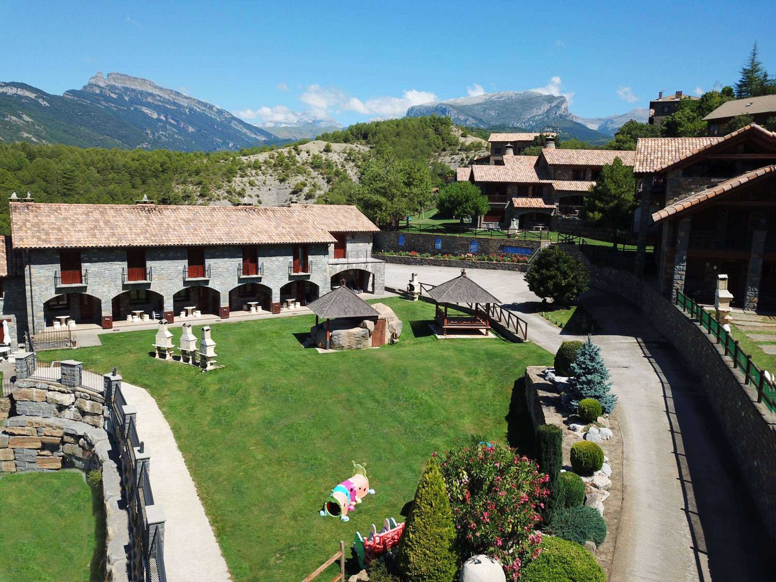 Casas Ordesa y Casa Altemir view 3