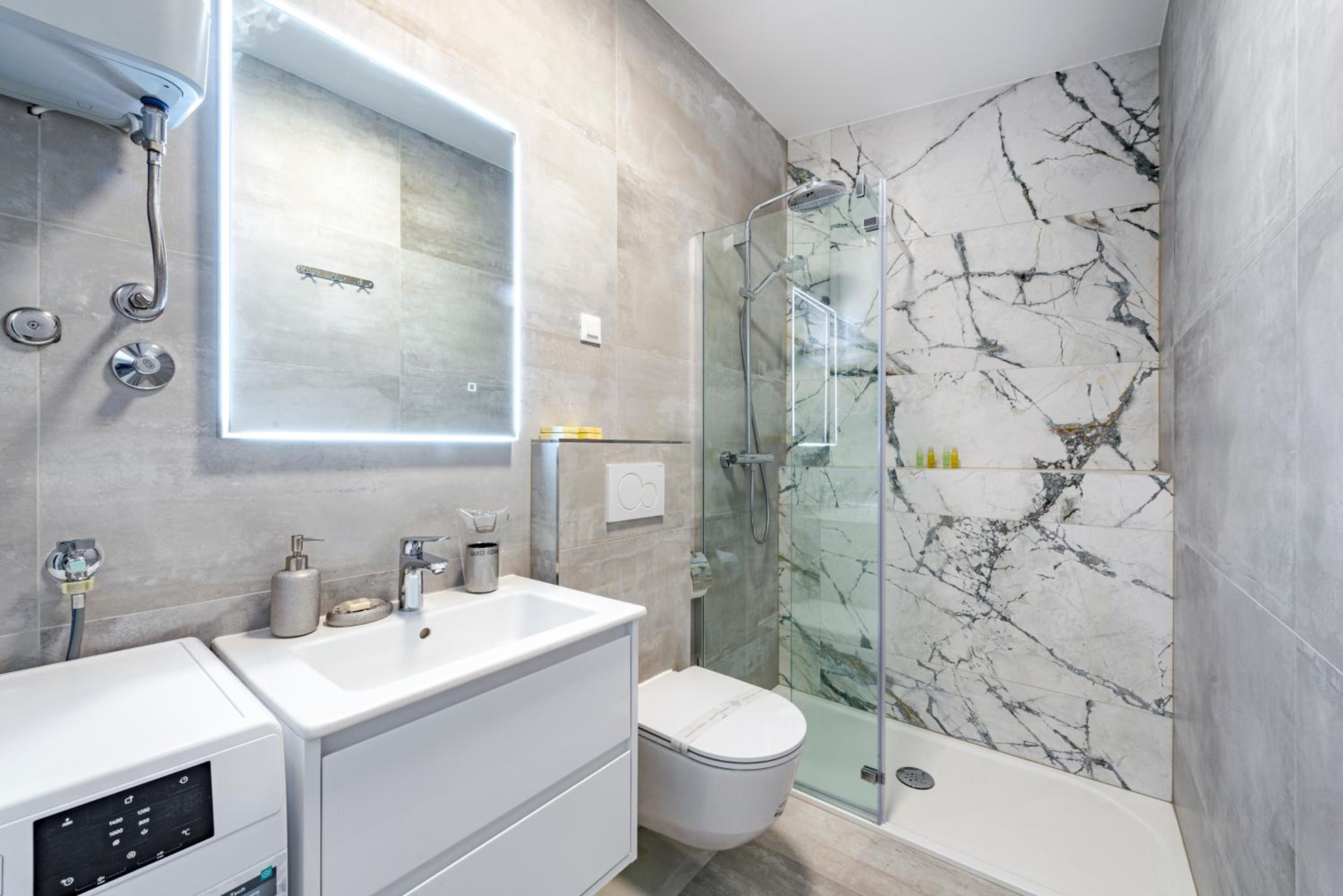 VILLA FLORES LUXURY APARTMENT