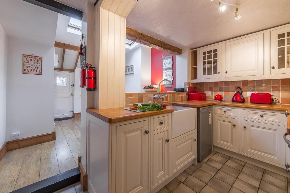 Flint Cottage view 5