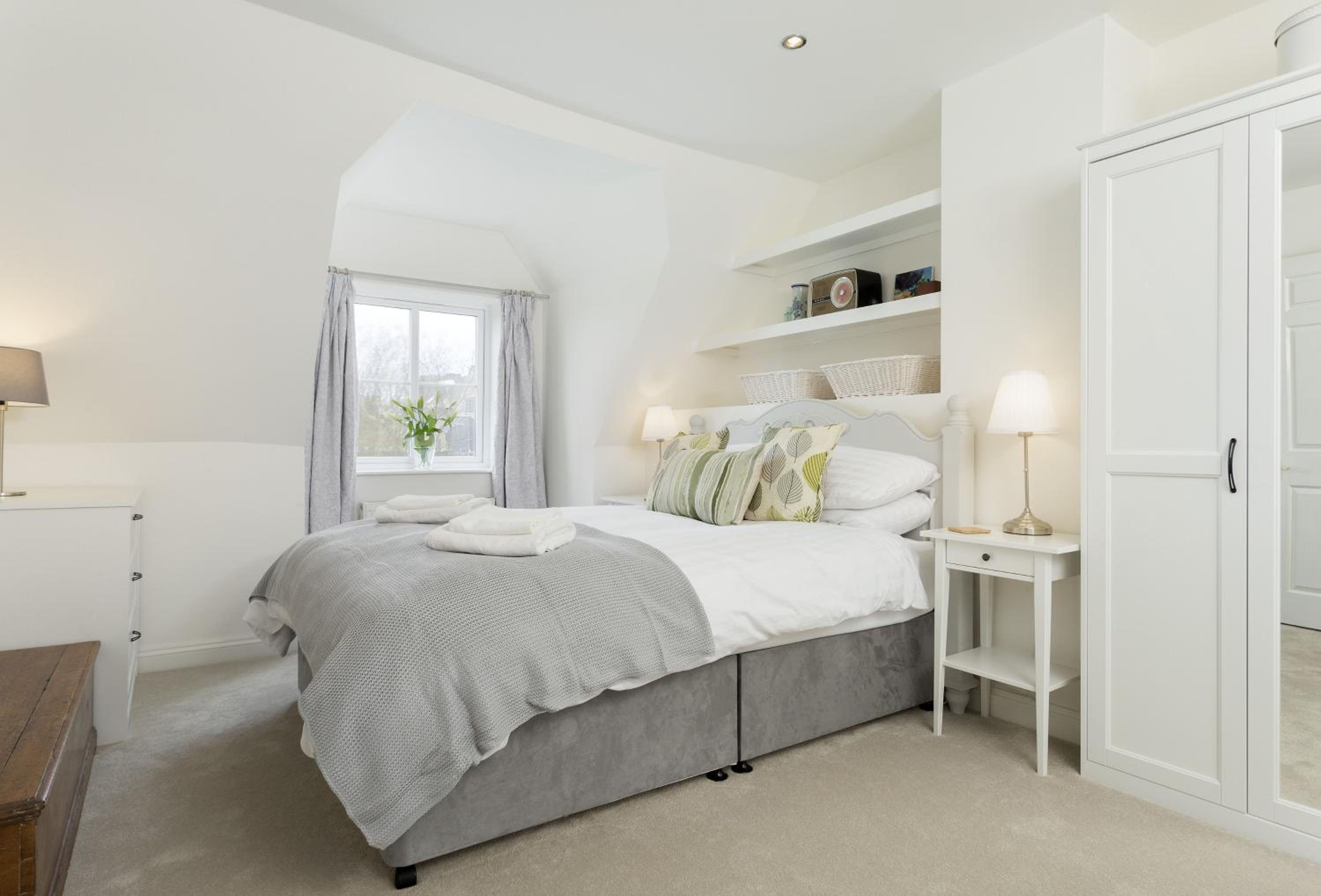Upper End House view 4