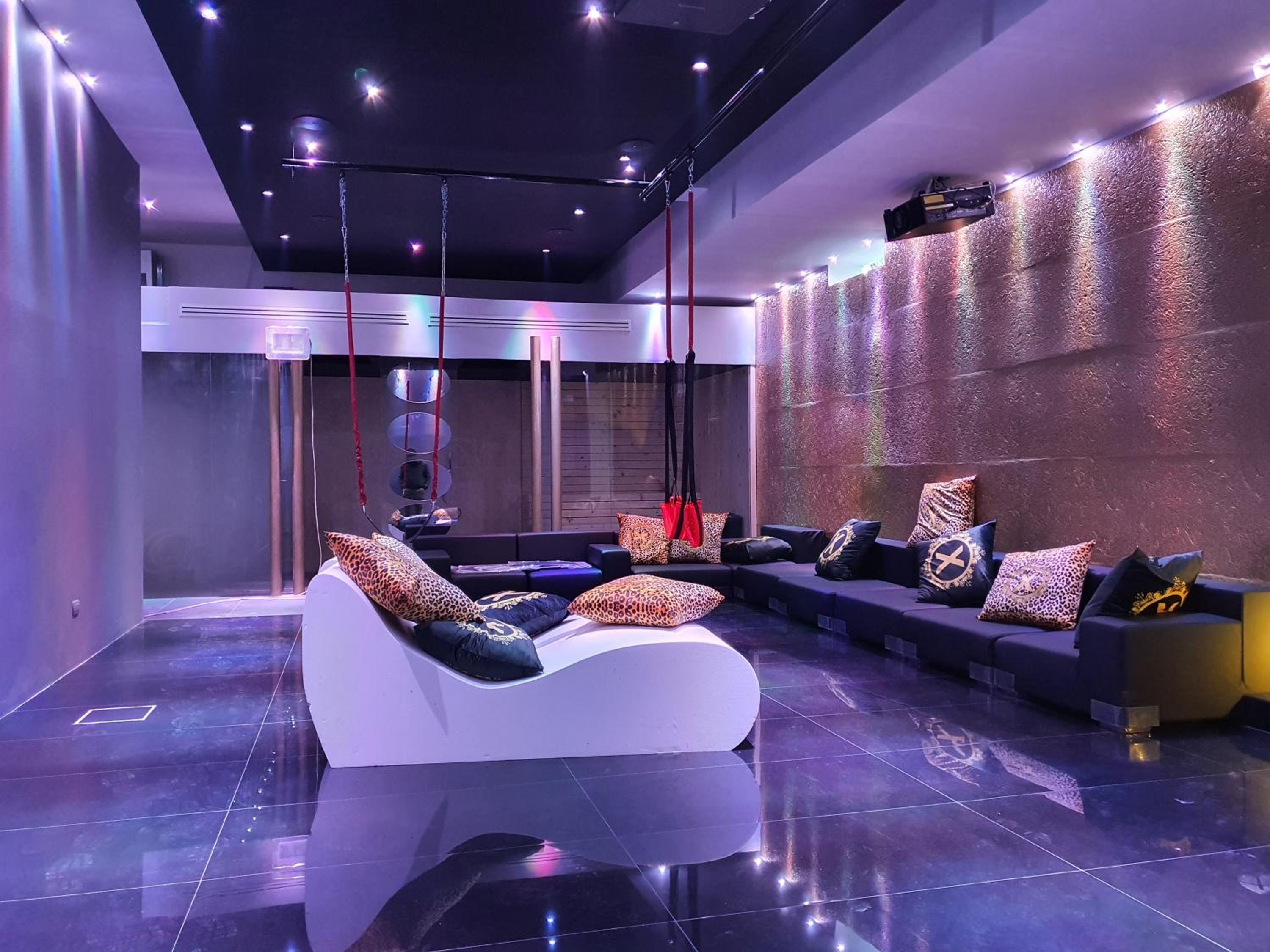 X Hotel