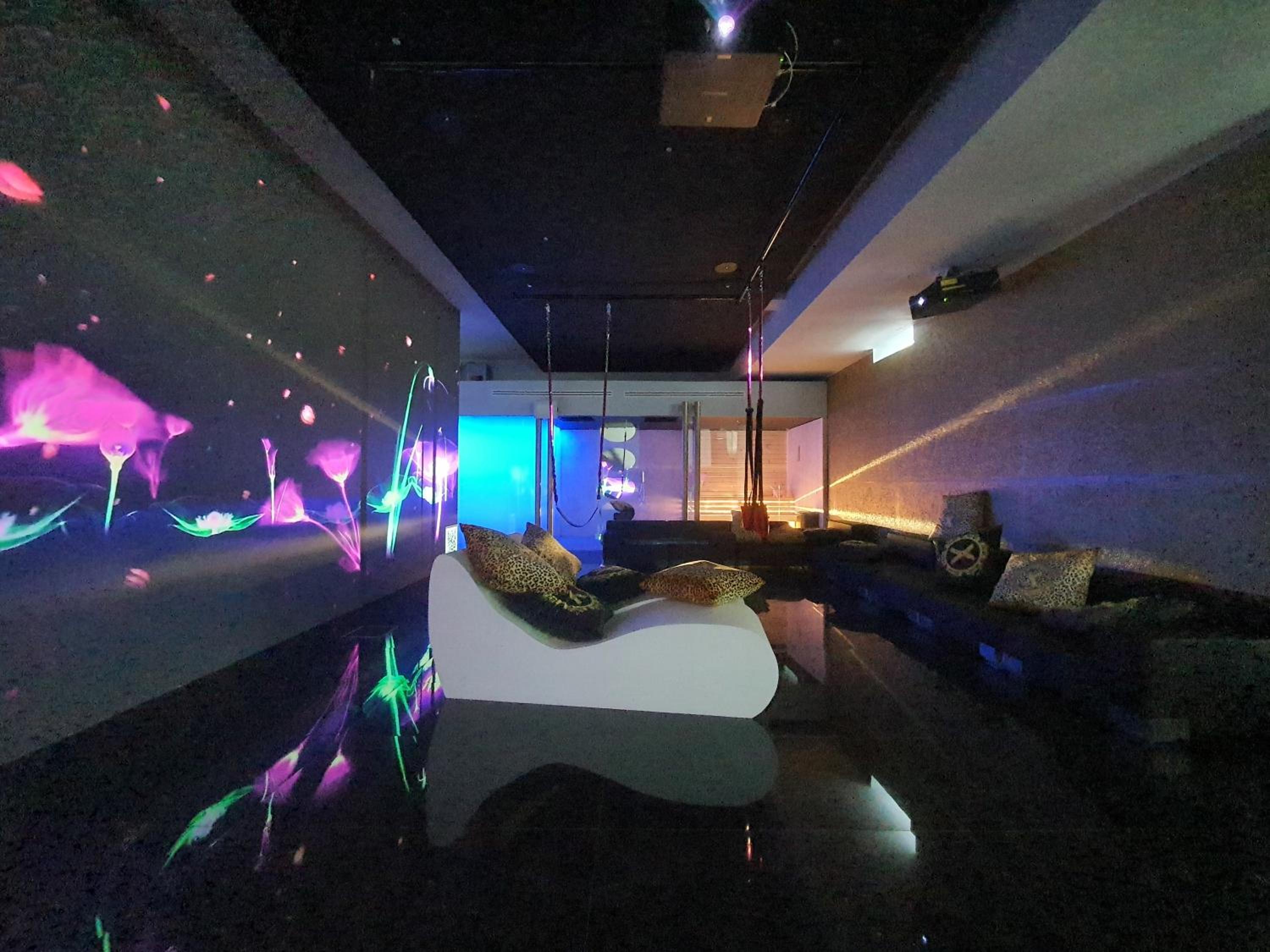 X Hotel
