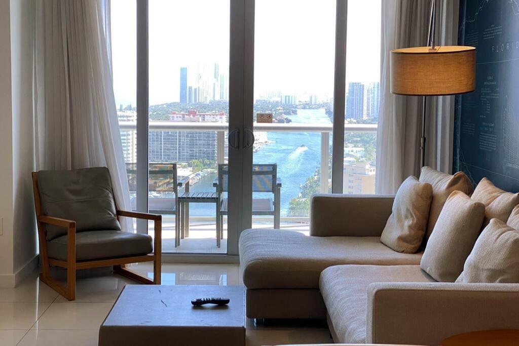 Upscale Beach Apartment, Style, Views & Complete Kitchen -28A view 2