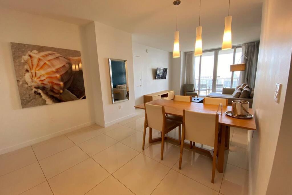 Upscale Beach Apartment, Style, Views & Complete Kitchen -28A view 5