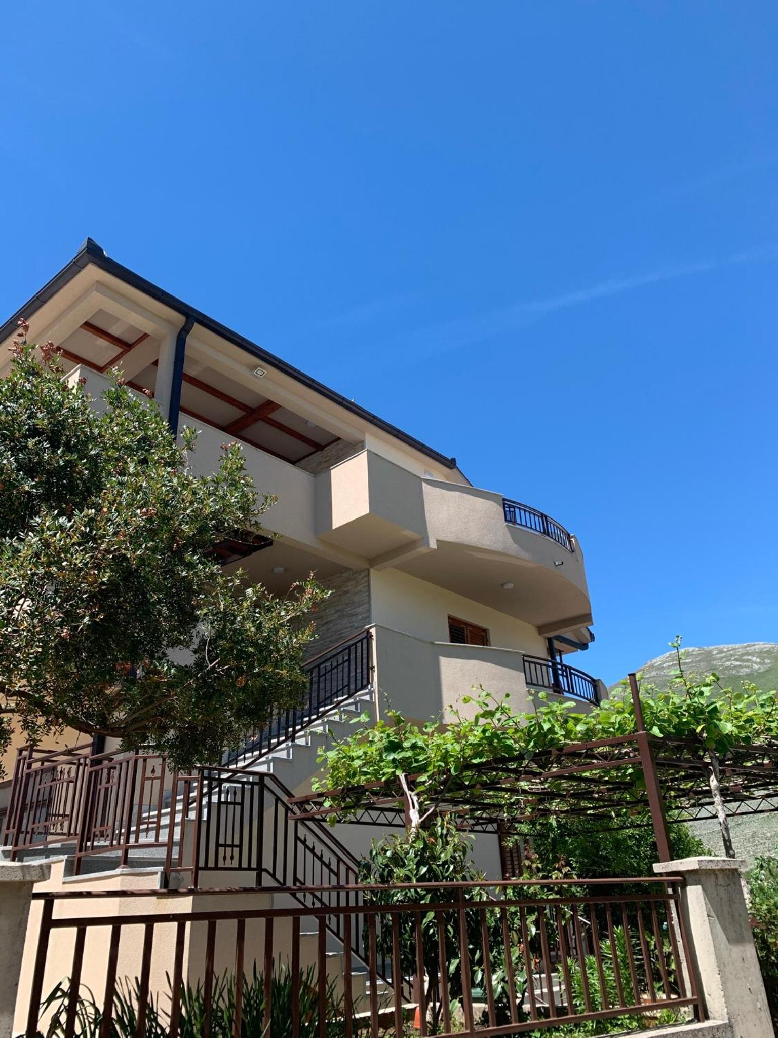 Apartments Ena