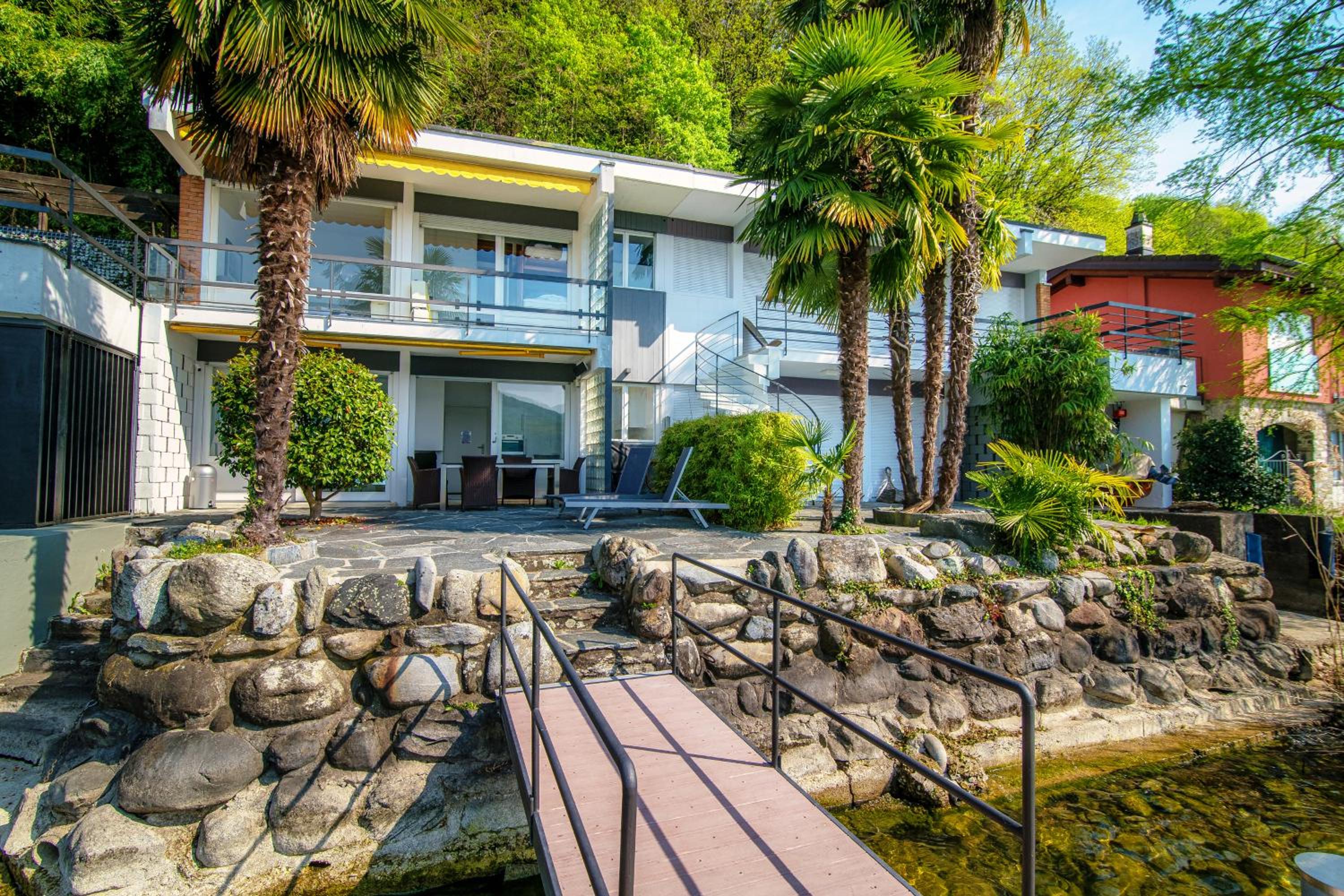 Bellariva Lakefront by Quokka 360 - flat with private pier