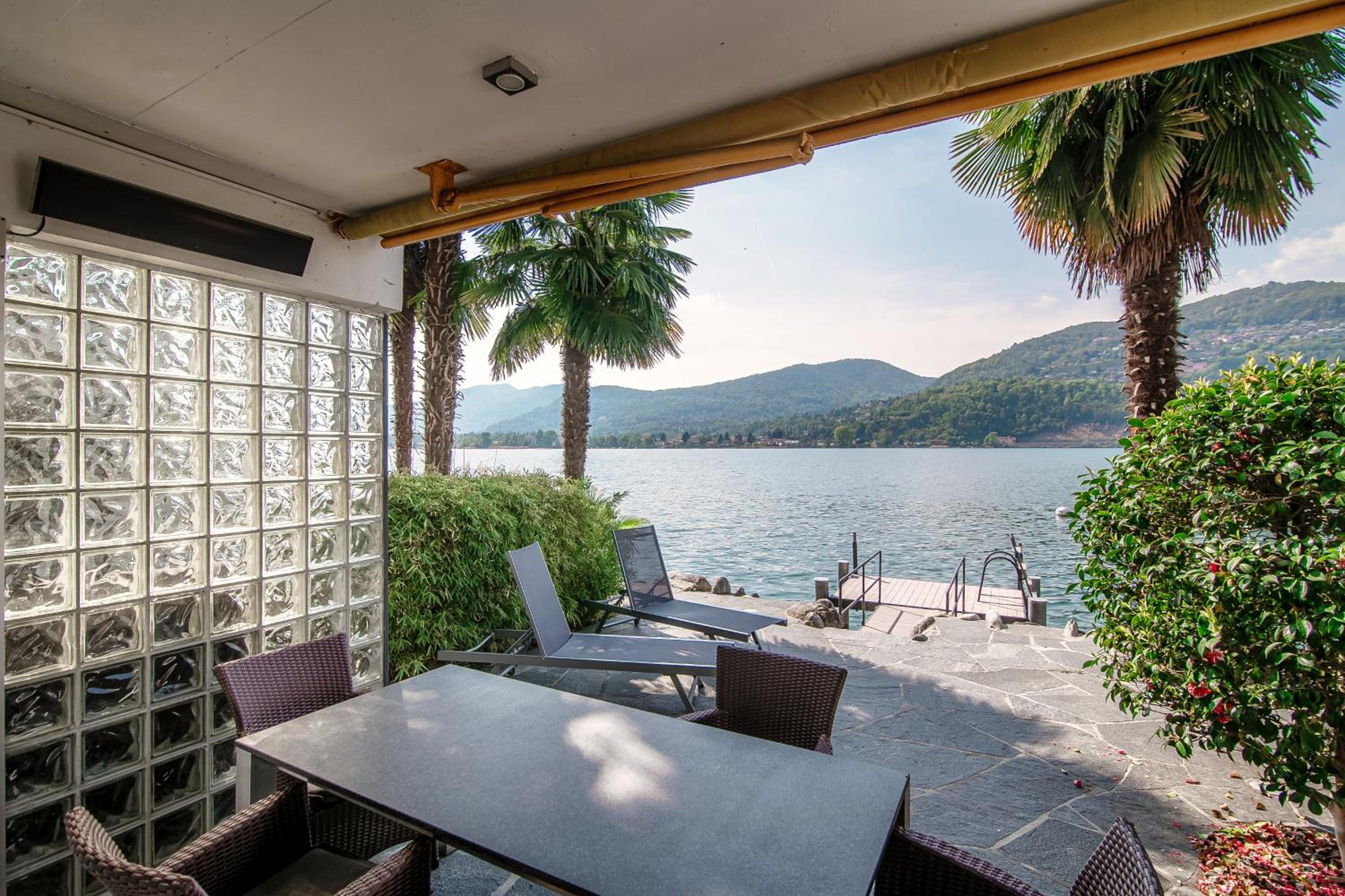 Bellariva Lakefront by Quokka 360 - flat with private pier