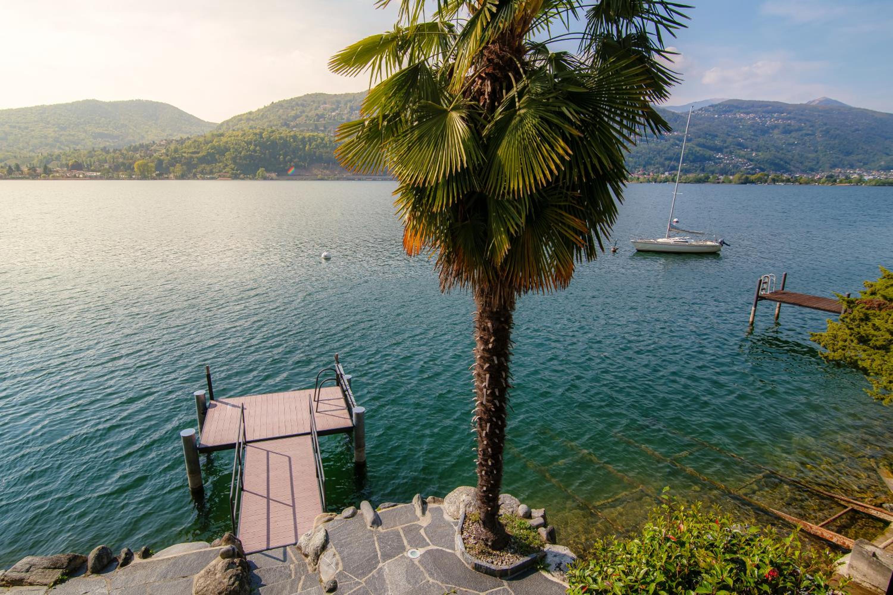 Bellariva Lakefront by Quokka 360 - flat with private pier