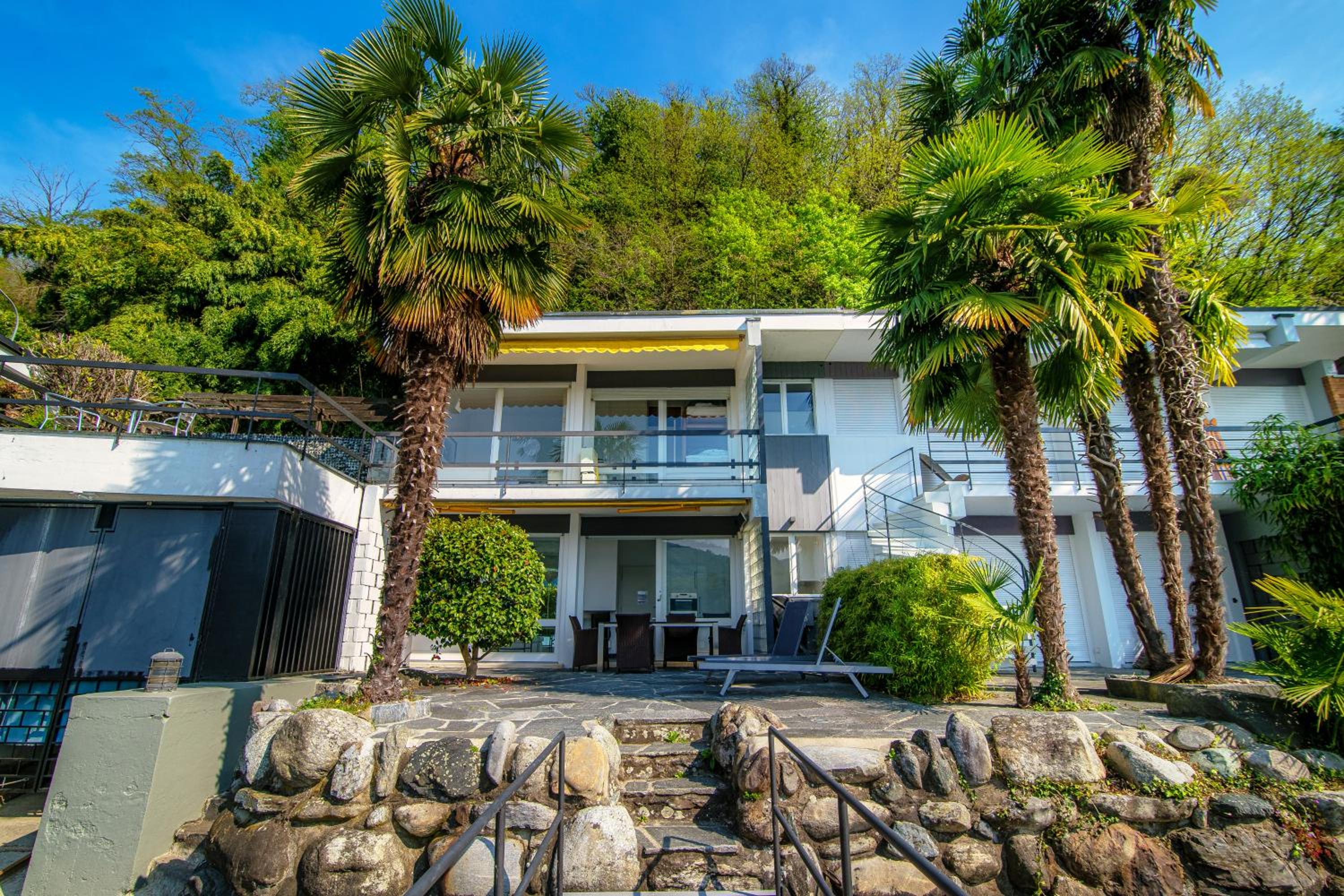 Bellariva Lakefront by Quokka 360 - flat with private pier