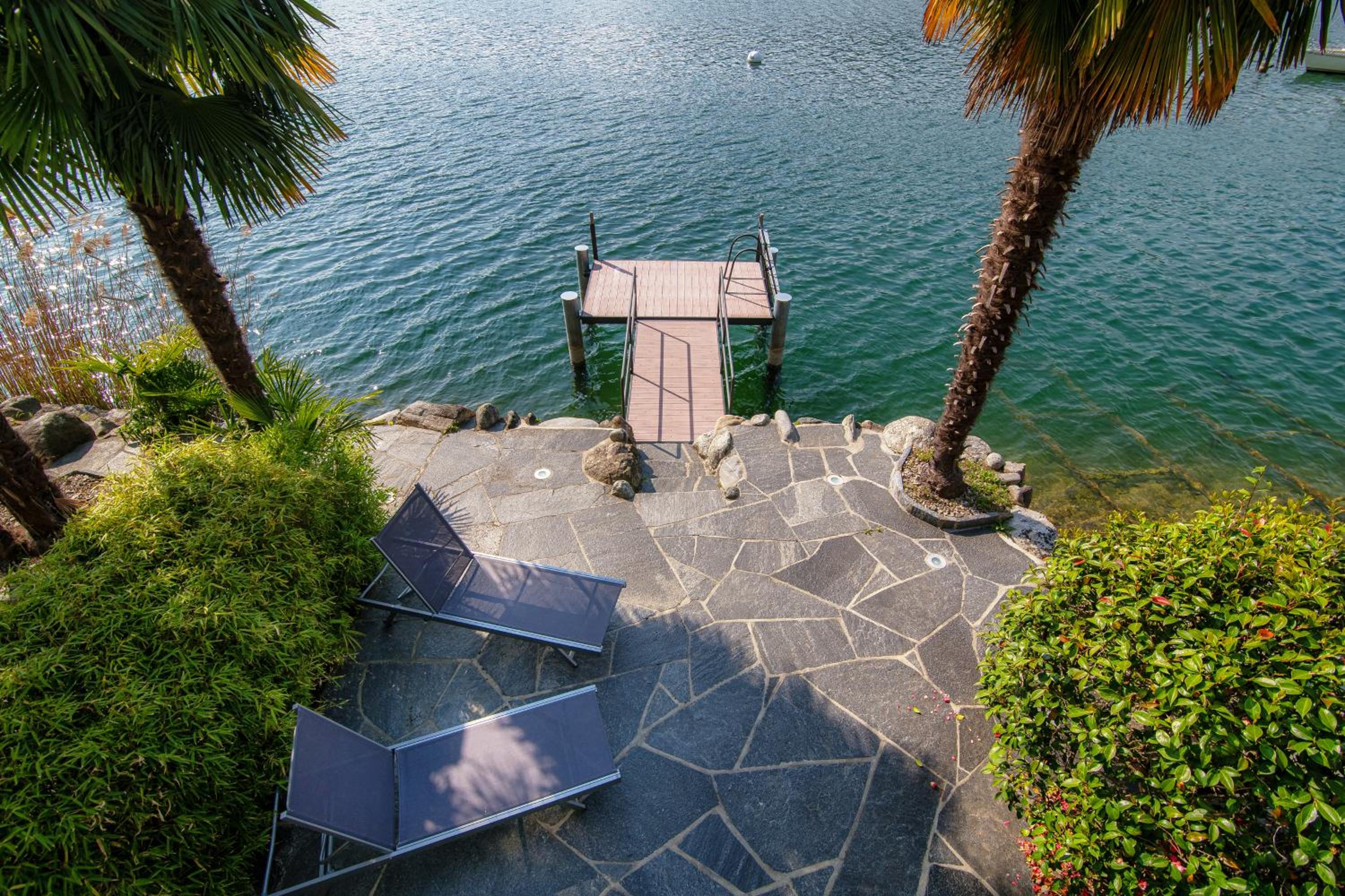 Bellariva Lakefront by Quokka 360 - flat with private pier