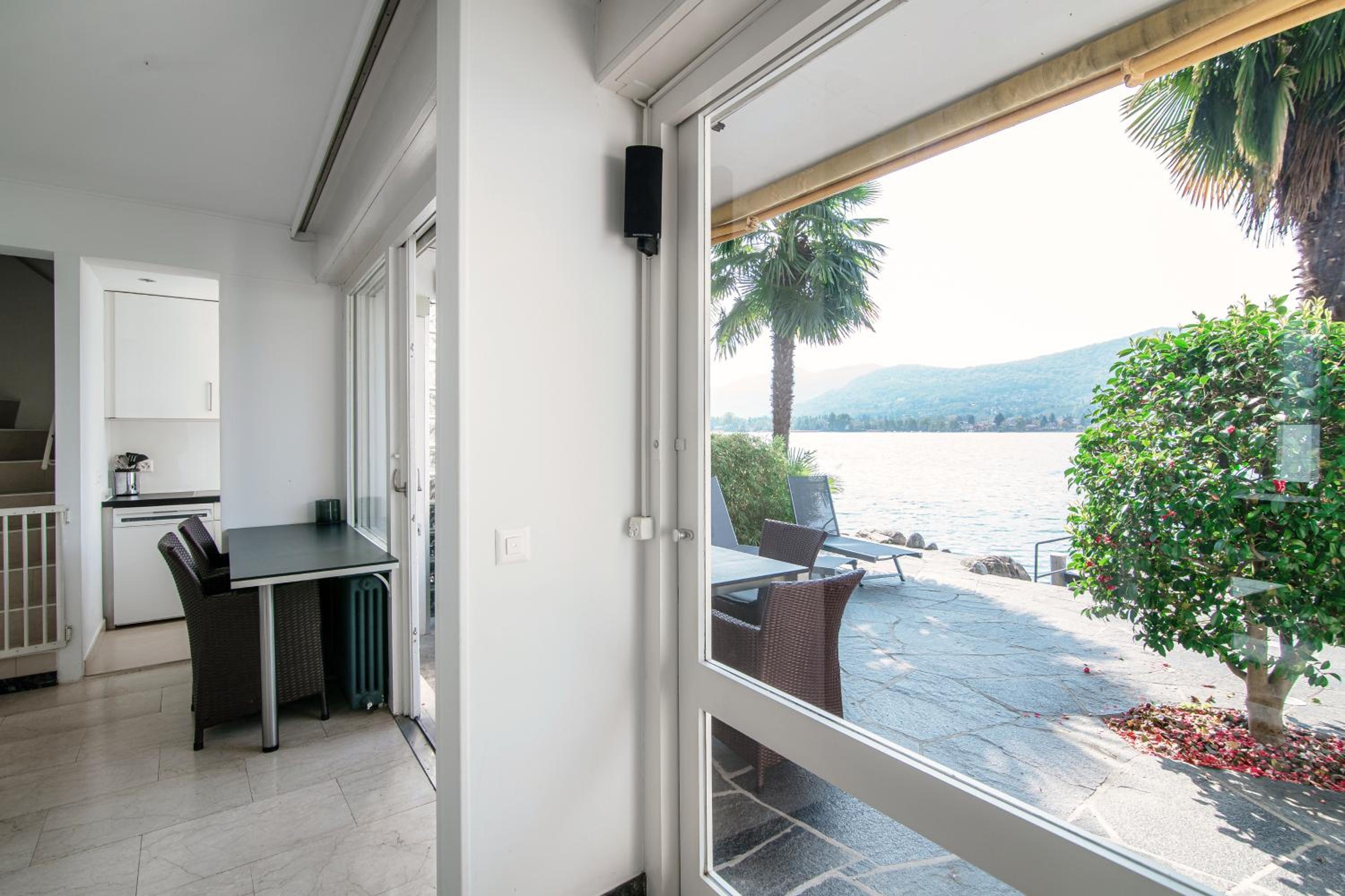 Bellariva Lakefront by Quokka 360 - flat with private pier