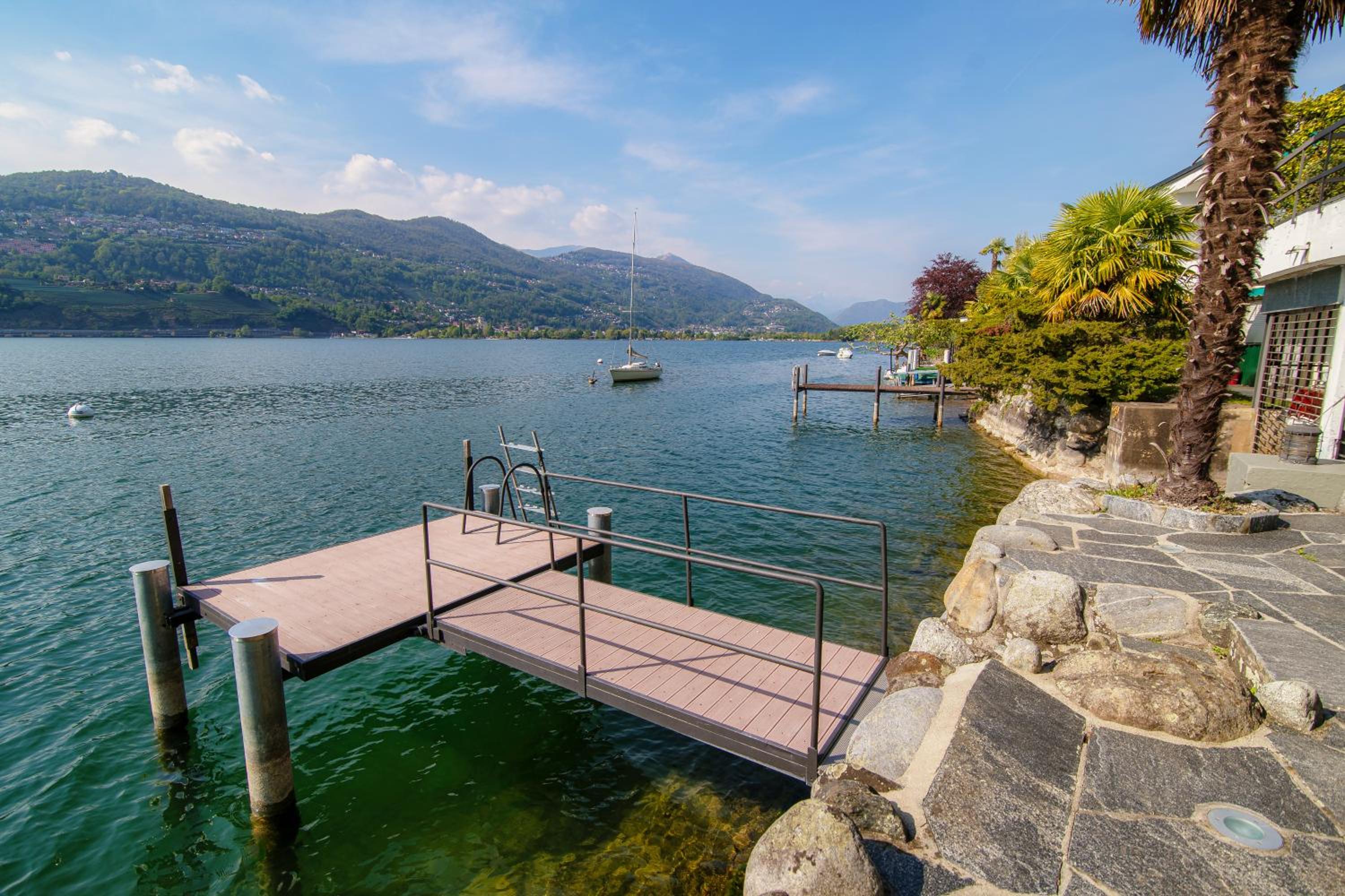 Bellariva Lakefront by Quokka 360 - flat with private pier
