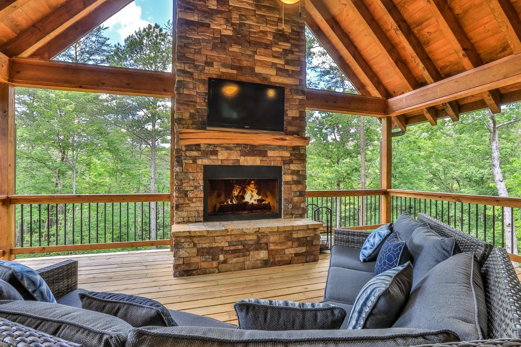 Highlands Retreat the Perfect Cabin for your relaxing experience view 4