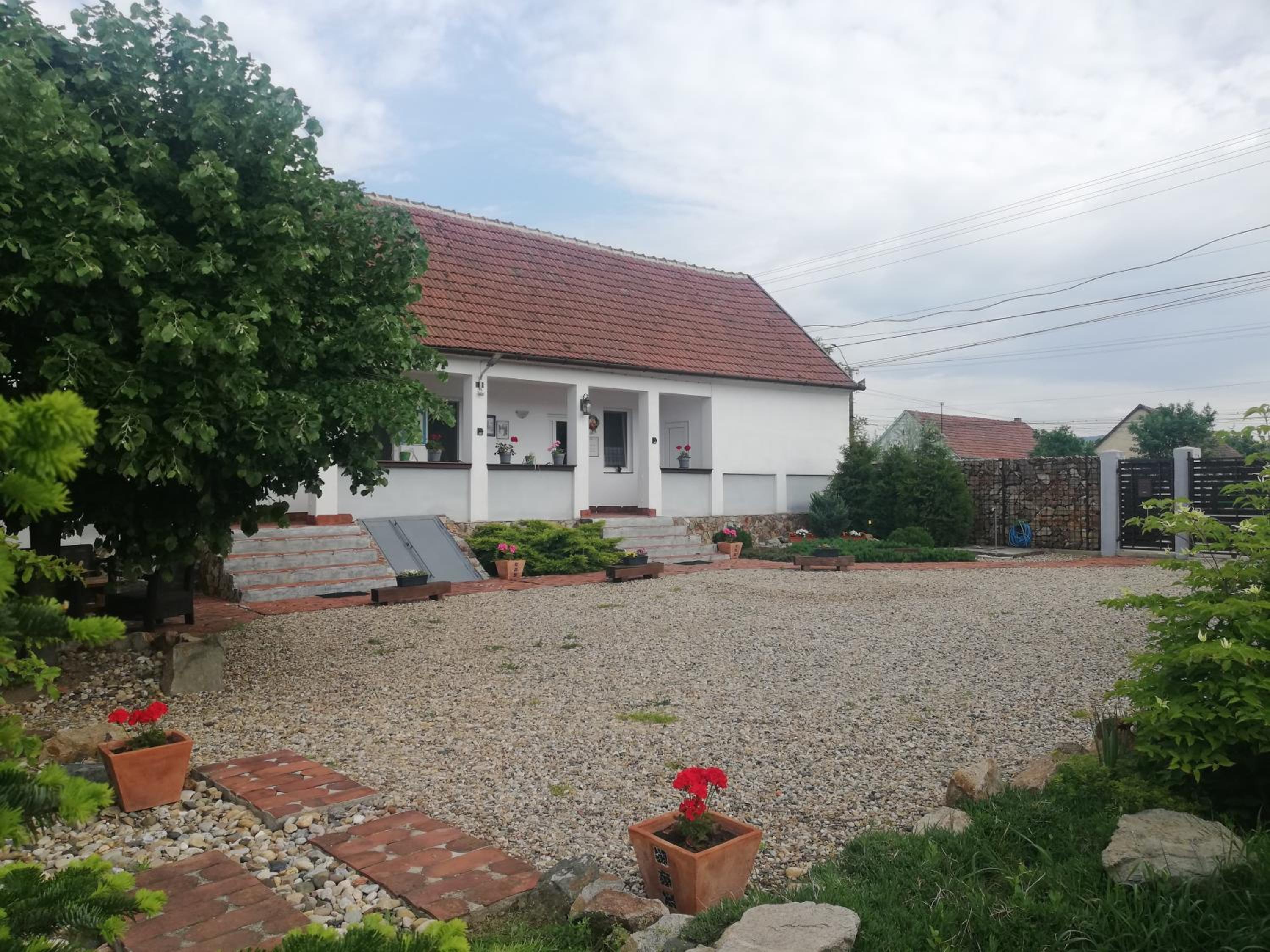 Photo 32