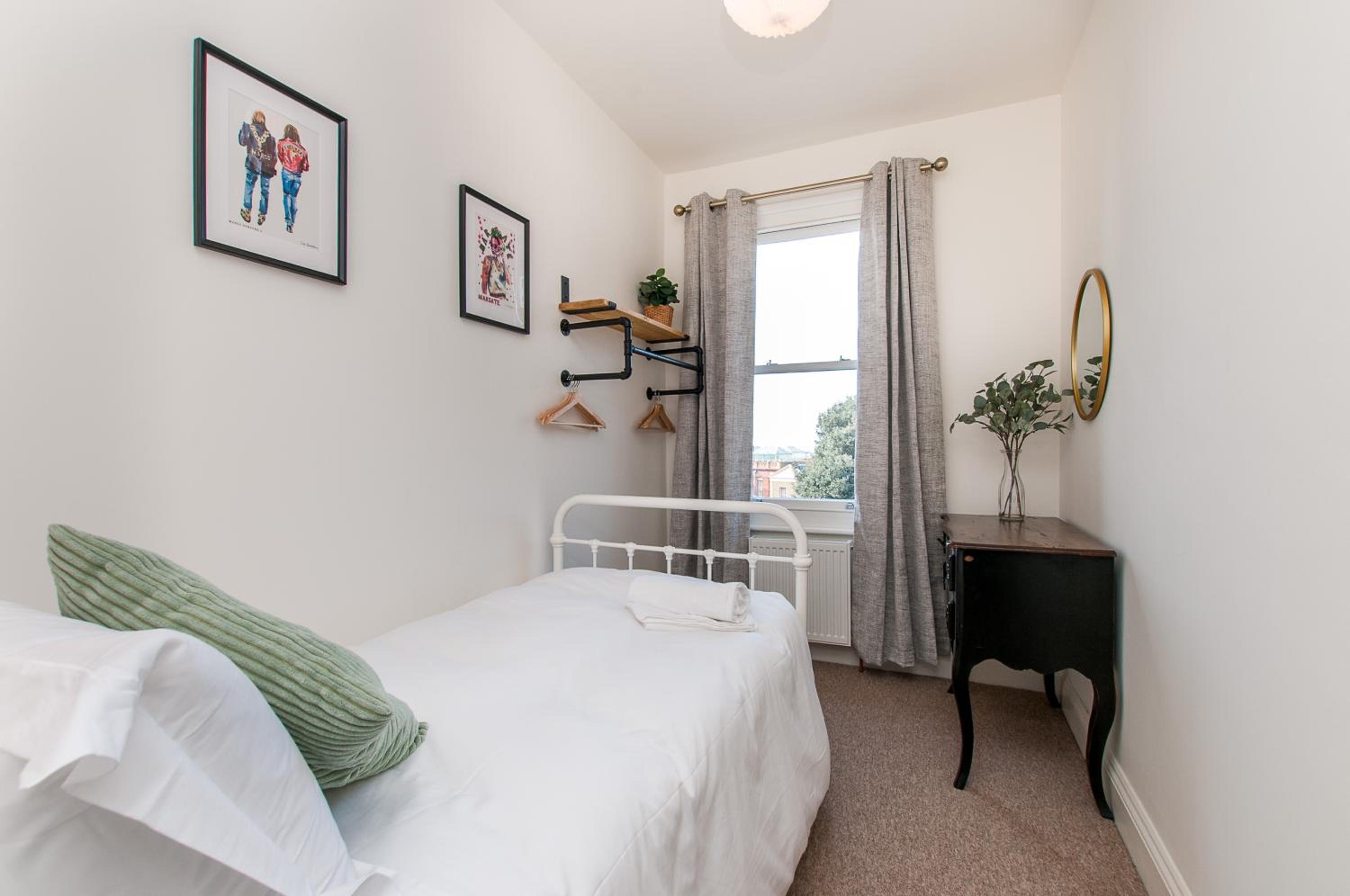 Queen Palm Apartment - Margate - 3 mins walk to beach, photo 13