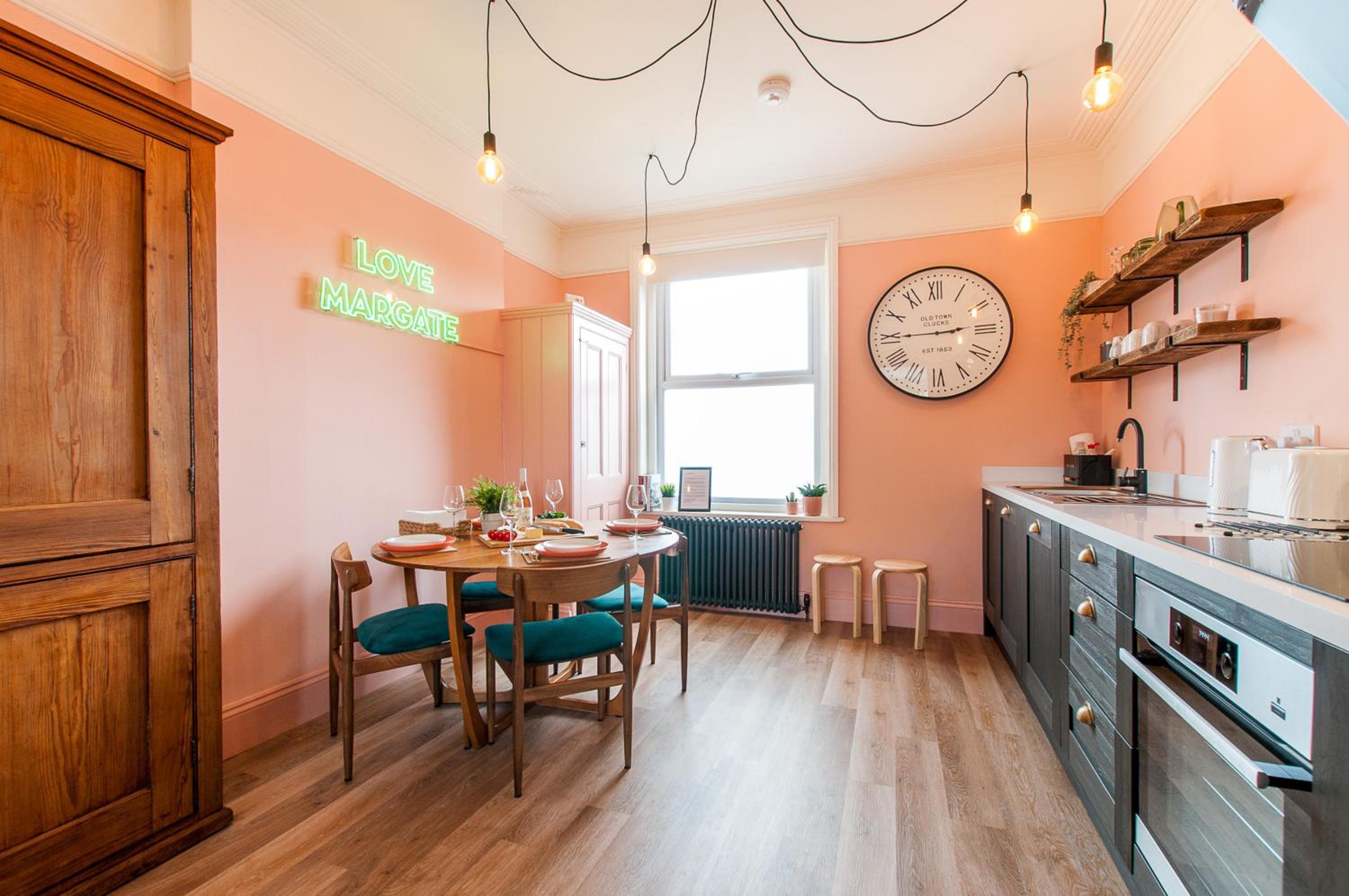 Queen Palm Apartment - Margate - 3 mins walk to beach
