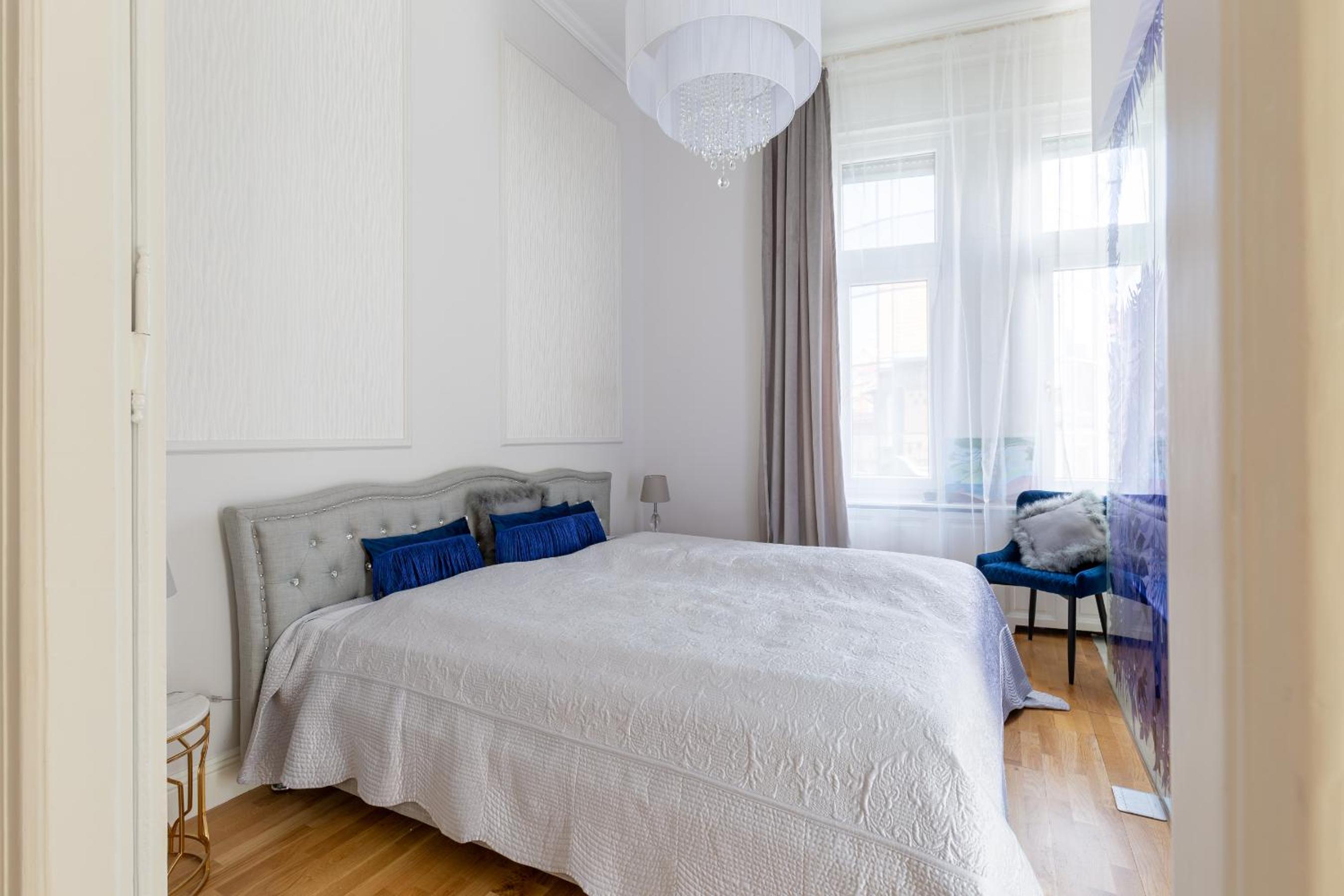 Designer Luxury Home in The Jewish Quarter view 3
