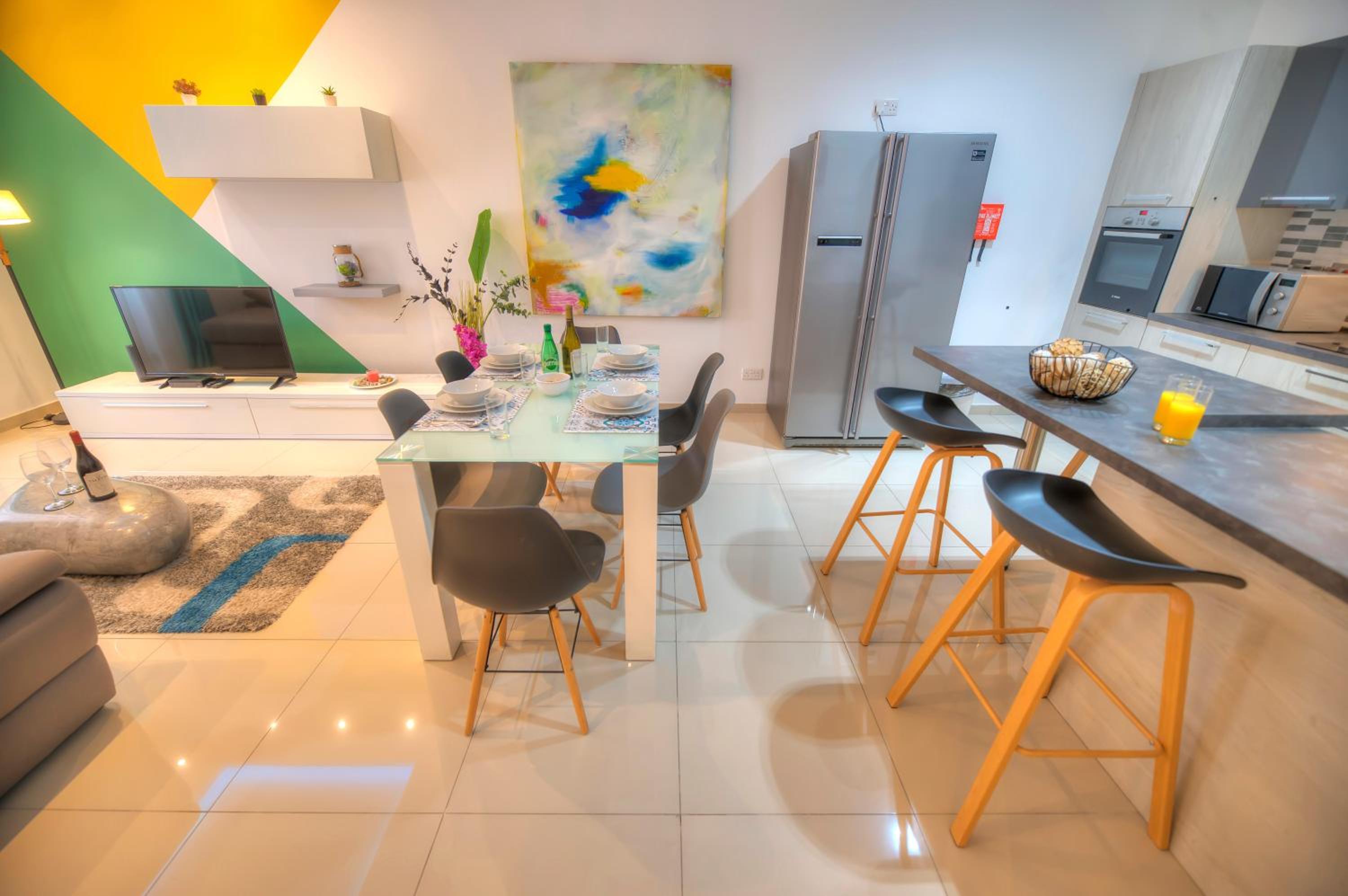 Spacious and beautifully furnished 3 bedrooms/3bathrooms apartment with 2 balconies WVID1-1 view 3