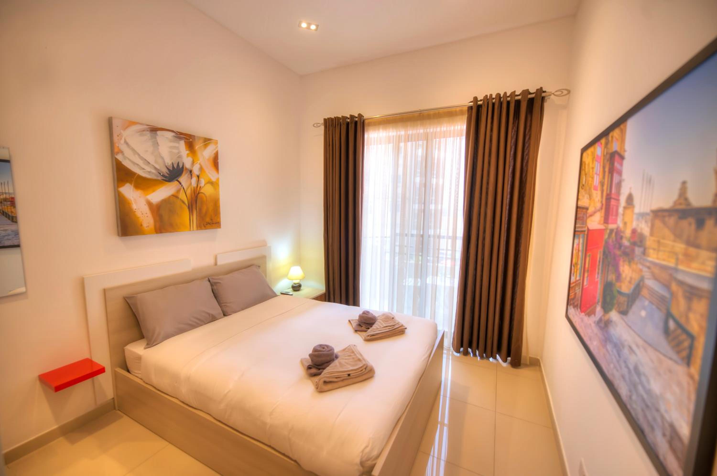 Spacious and beautifully furnished 3 bedrooms/3bathrooms apartment with 2 balconies WVID1-1 view 4