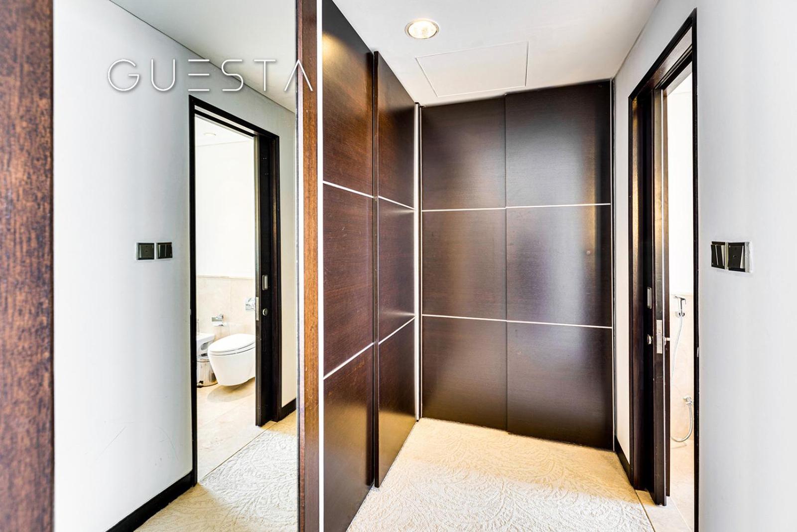 Address Marina Mall Apartments, Dubai Marina