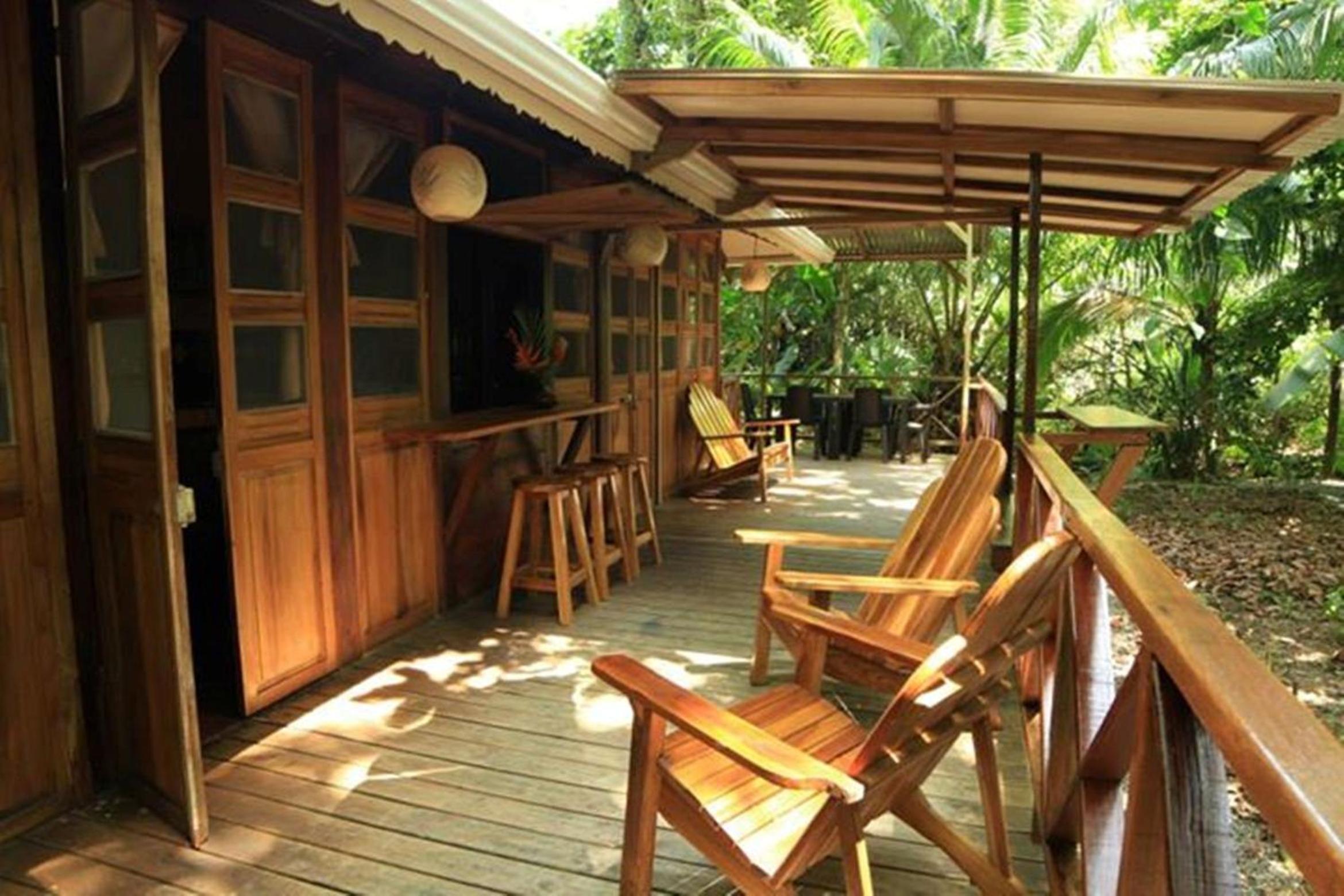 Pachamama Nueva River side Bungalows Punta Uva