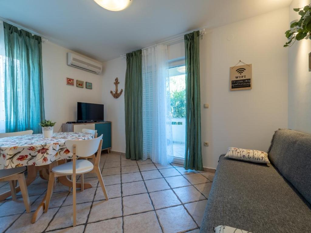 Apartment DANA