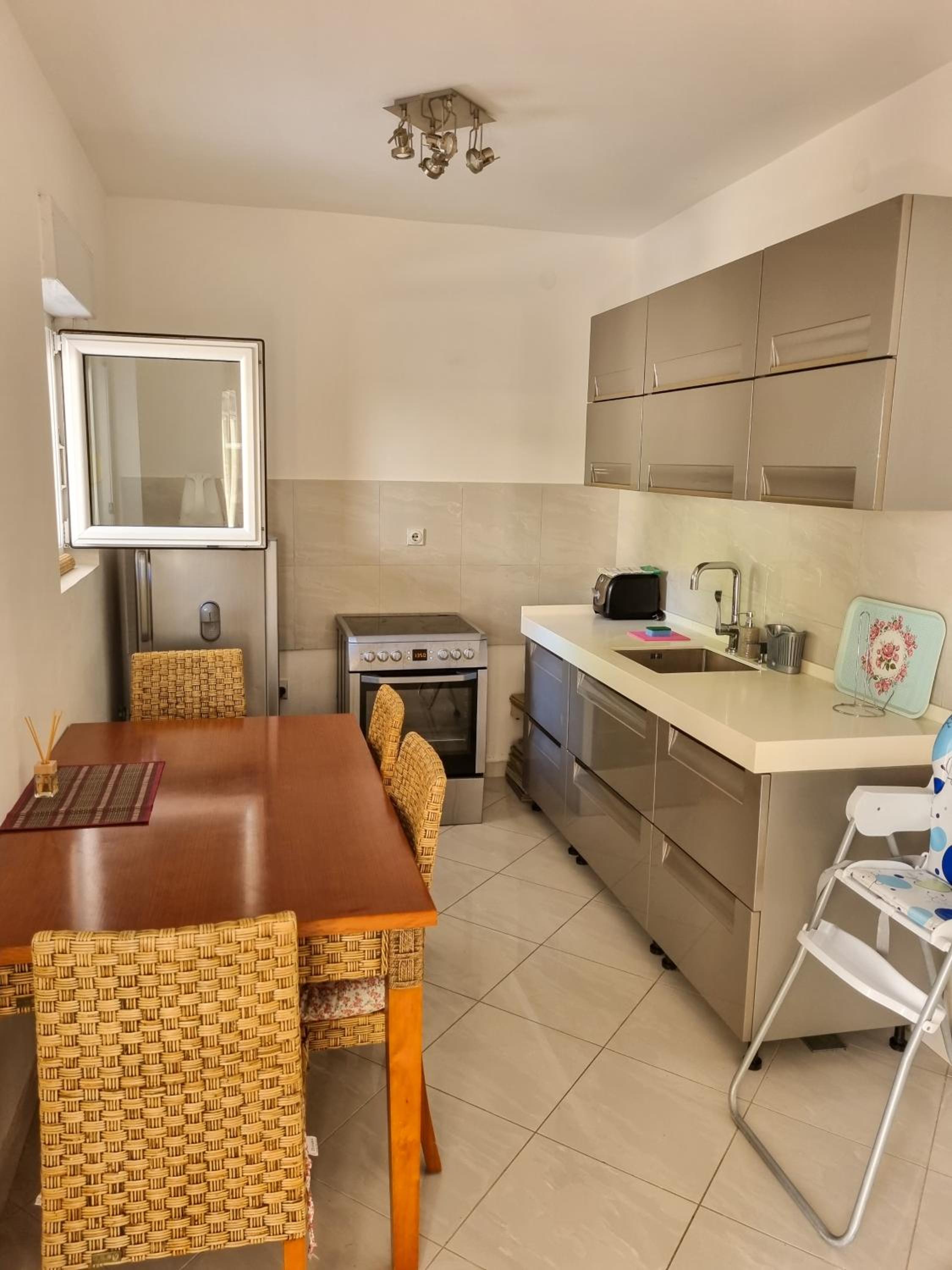 Apartments Rales view 3