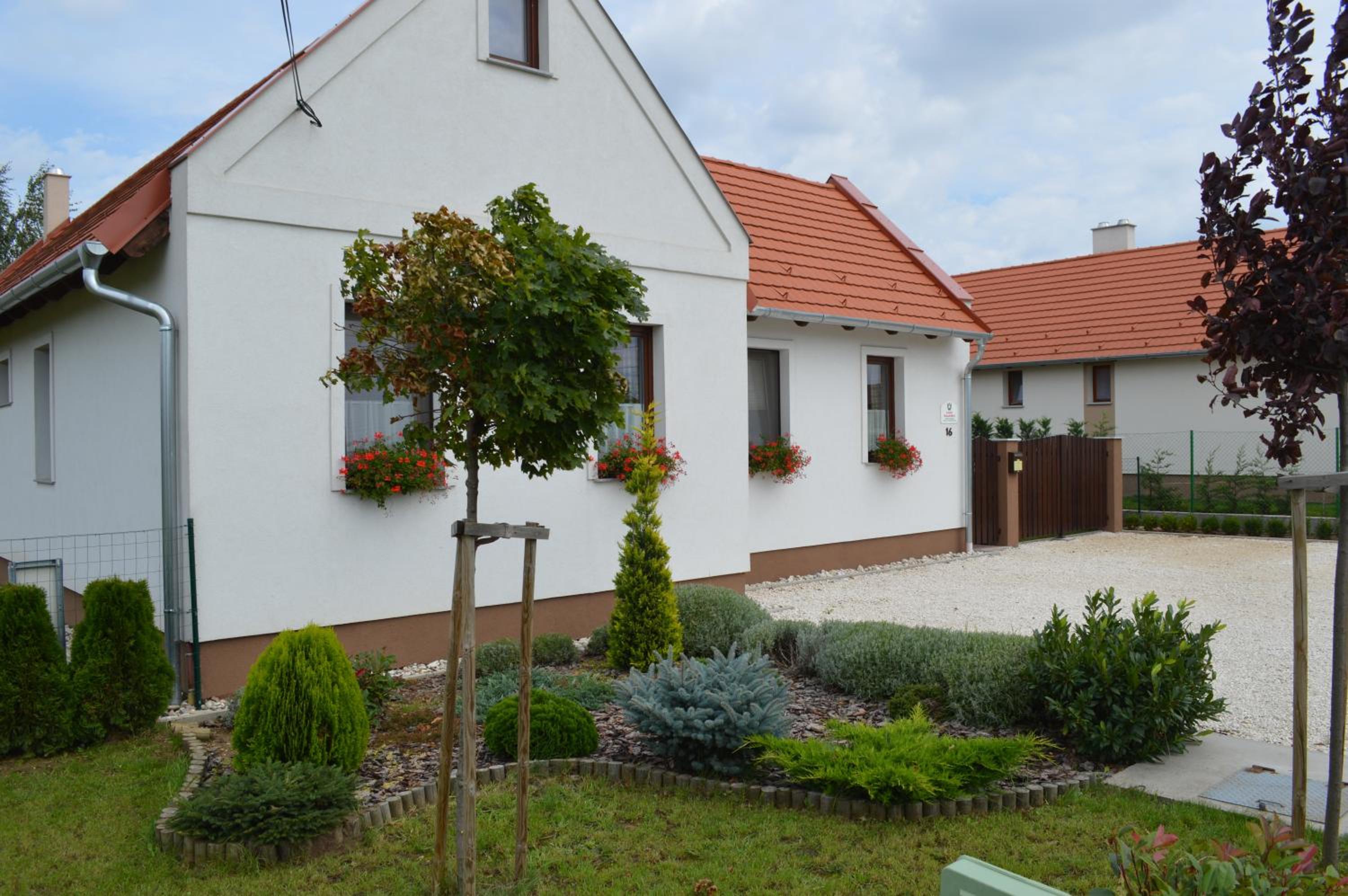 Levendula Apartman view 4