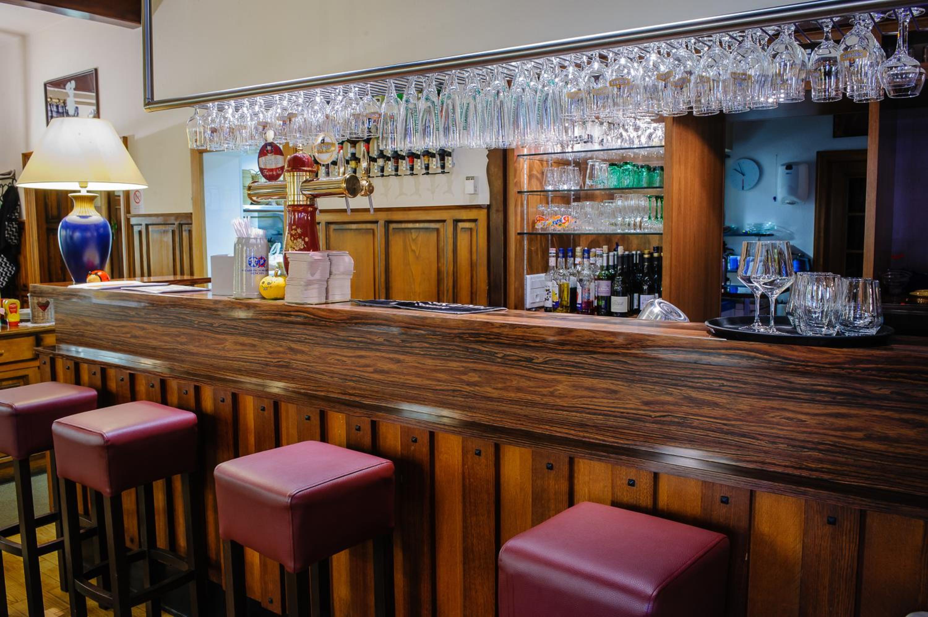bar