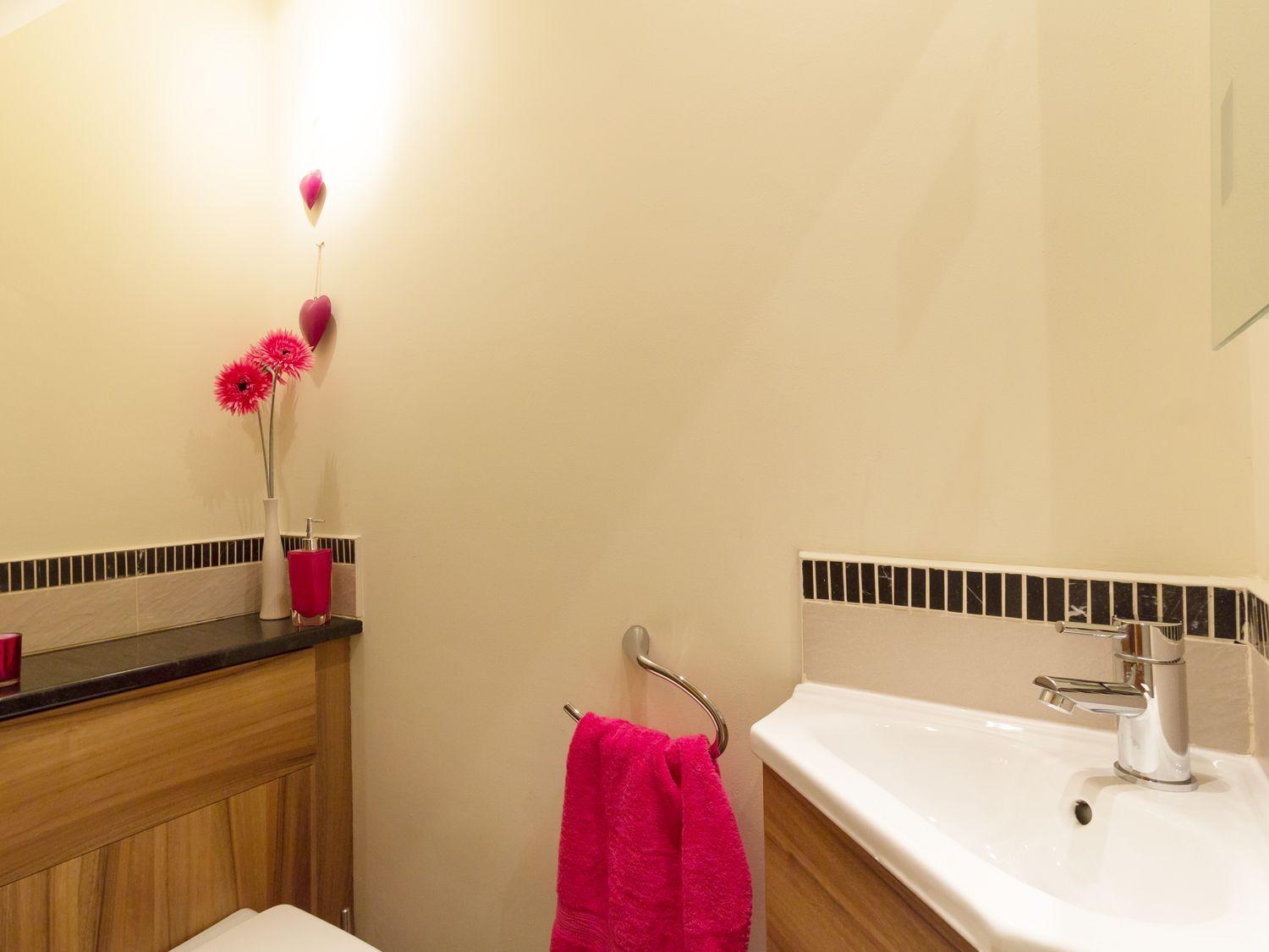 Three bedroomed house with a separate studio apartment by Severn Valley railway view 3