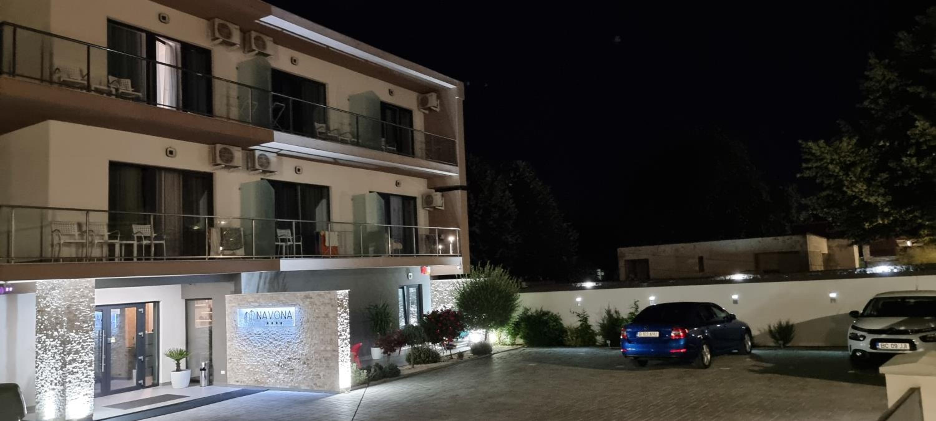 Vila Navona en Saturn — hotel building