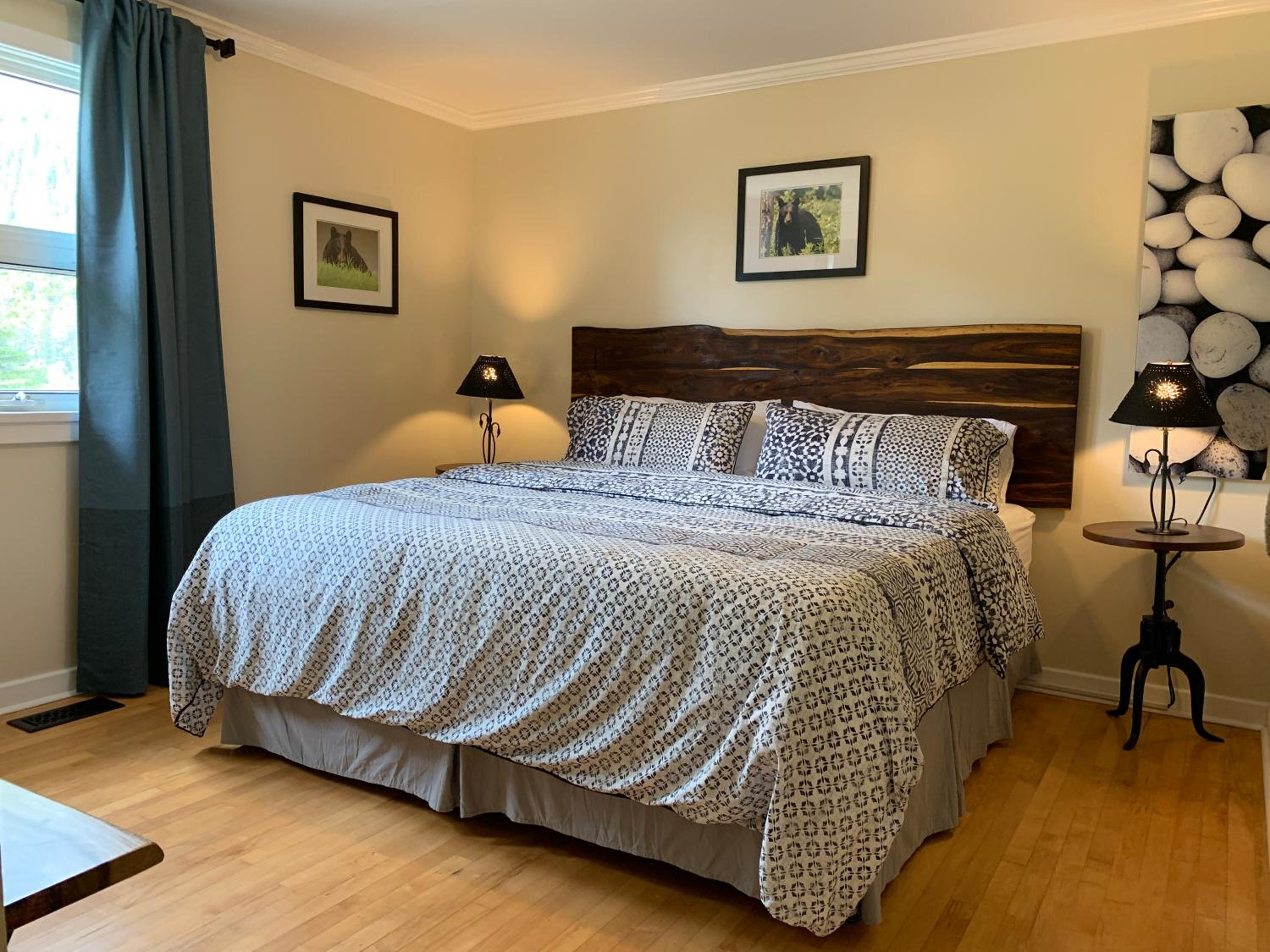 Canadian Rockies Inn - Adults only view 3