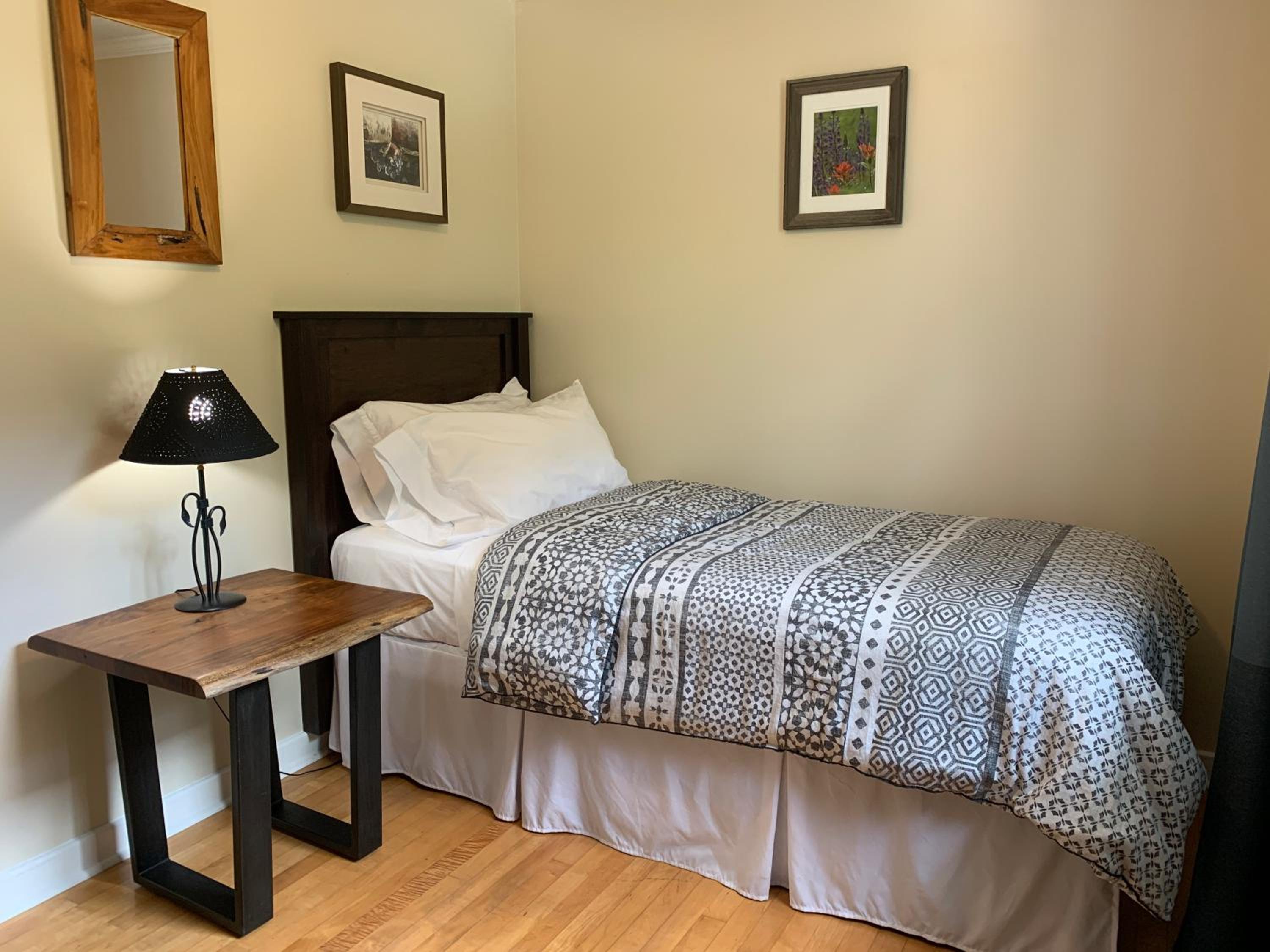 Canadian Rockies Inn - Adults only view 4
