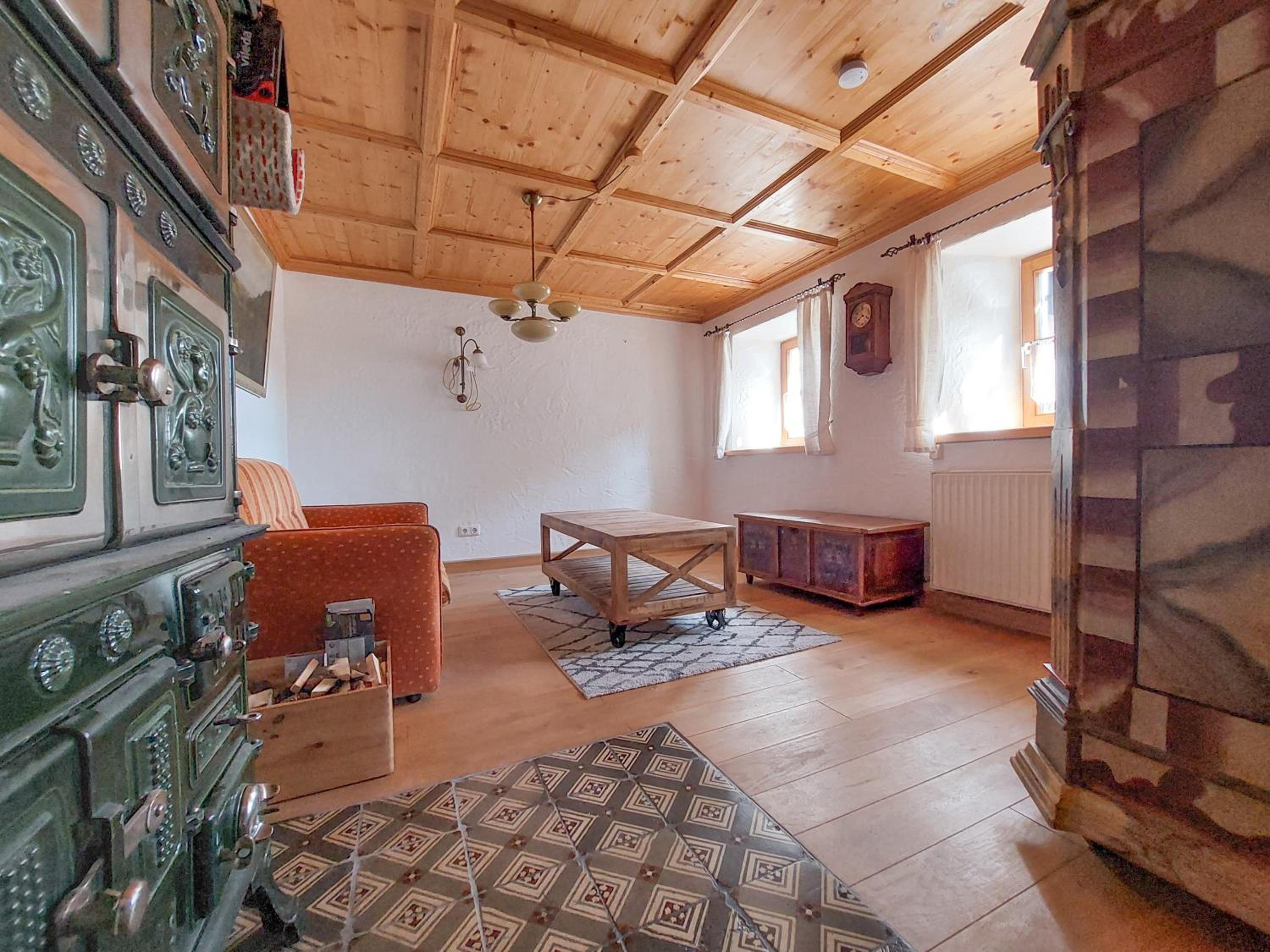 400qm bayerische VILLA 2500qm uneinsehbarer Garten in beliebter Urlaubsregion