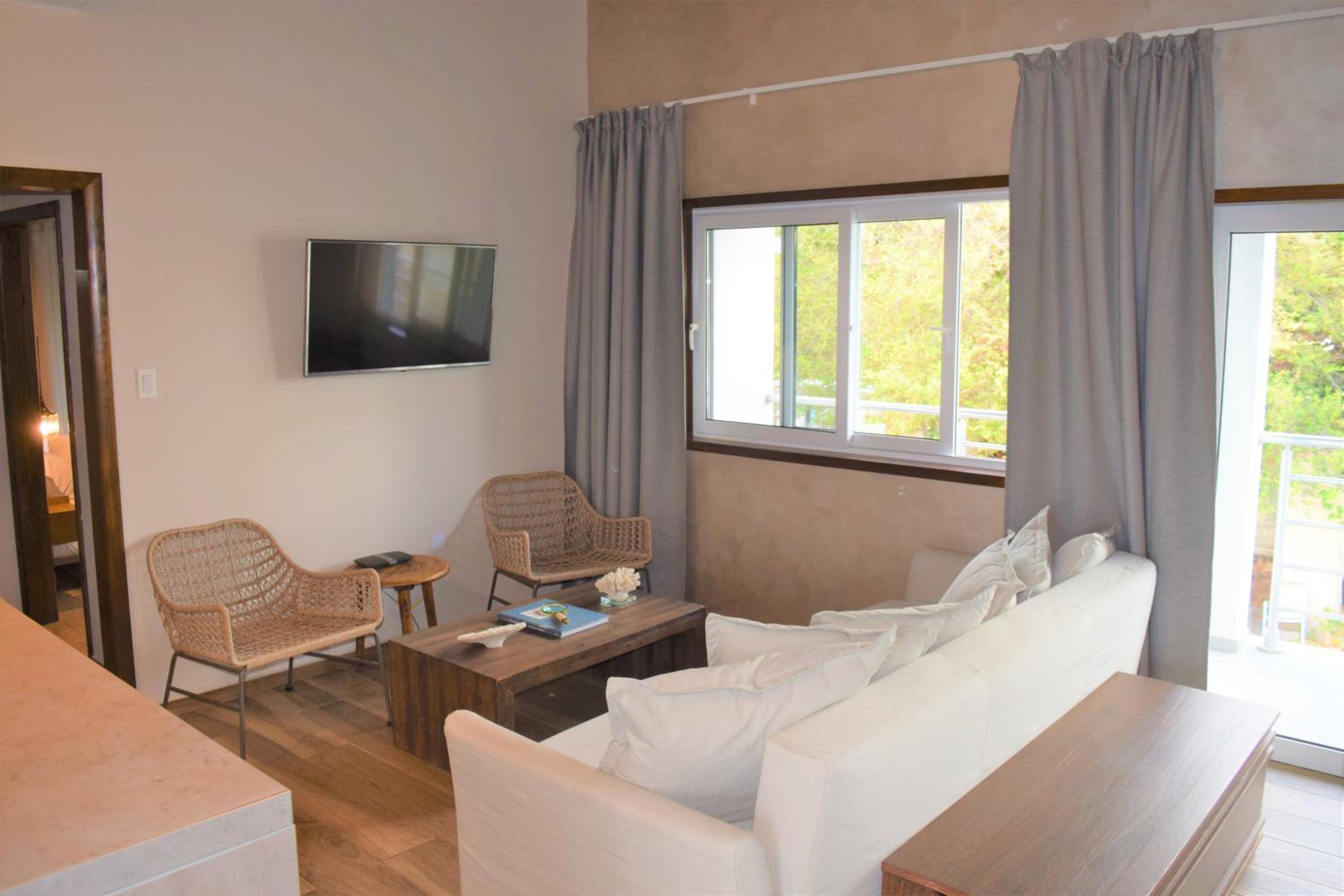 Tradewinds Apartments Simpson Bay