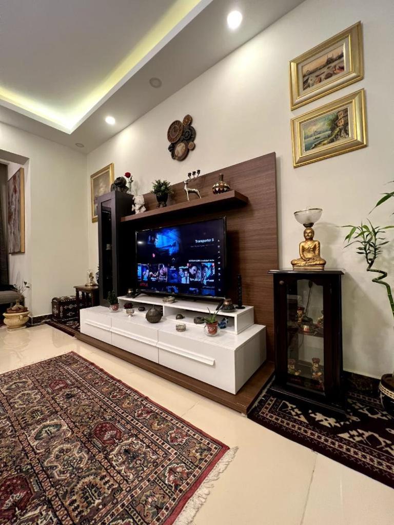 Lovely2 rooms duplex with pool in front AUC