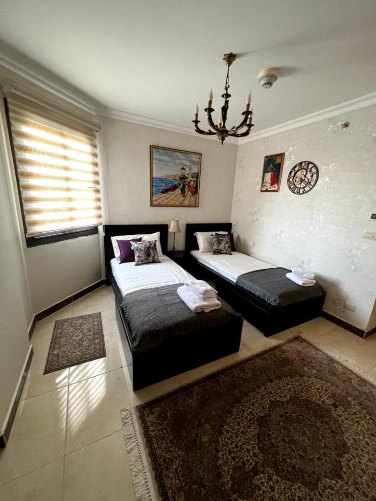 Lovely2 rooms duplex with pool in front AUC