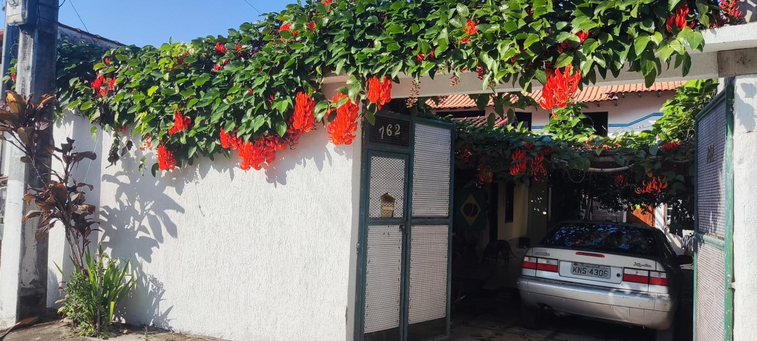 Flat com portão na Praia