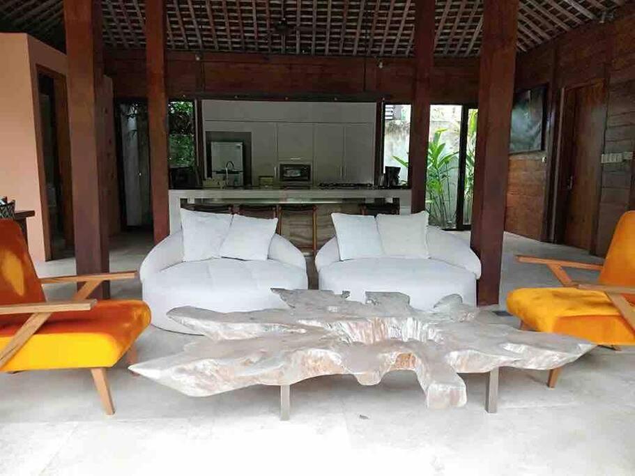 Elegant Villa Casabianca - Tropical Pool & Garden, Near Potato Head Beach Club!