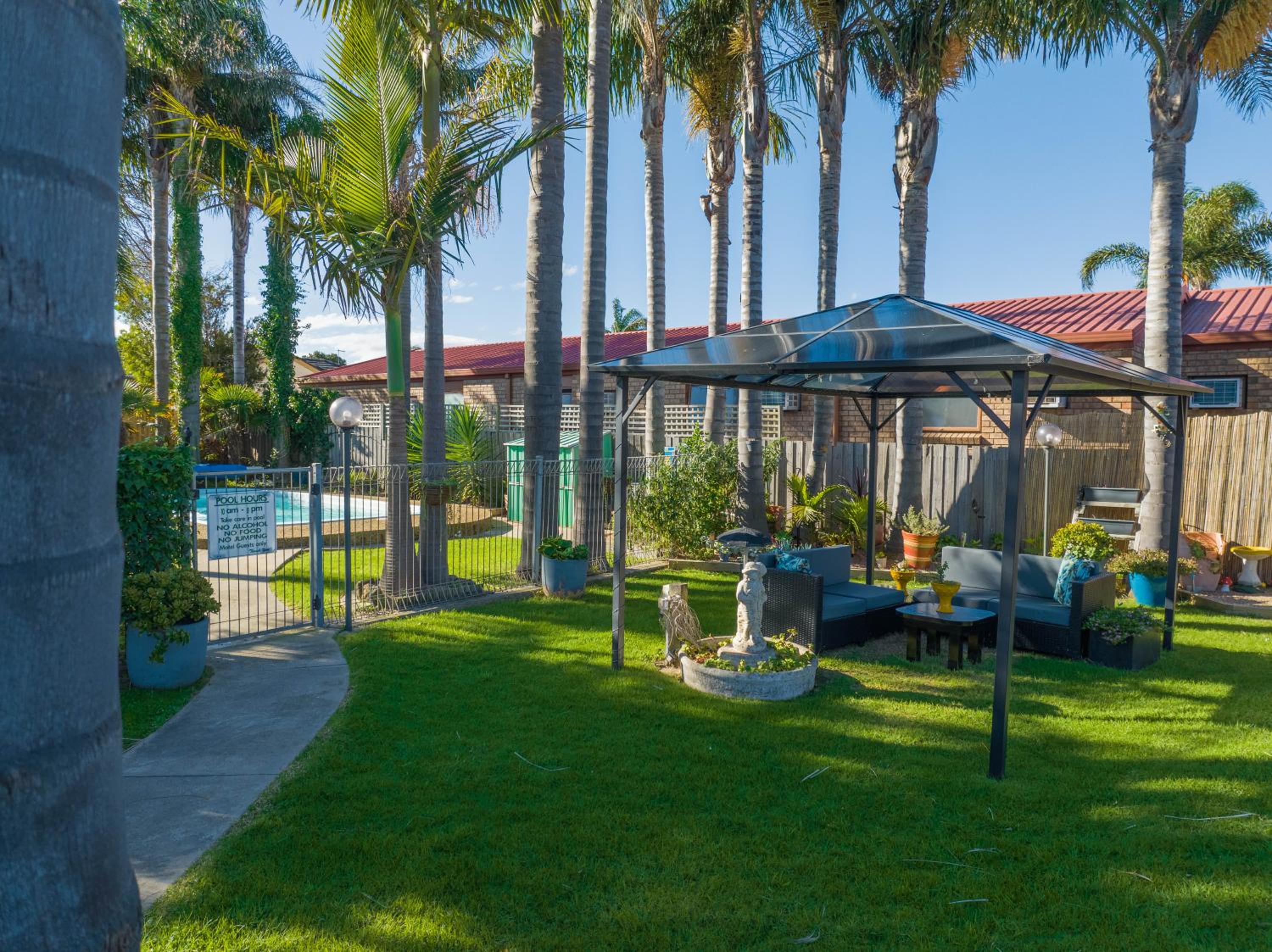 Sandbar Motel