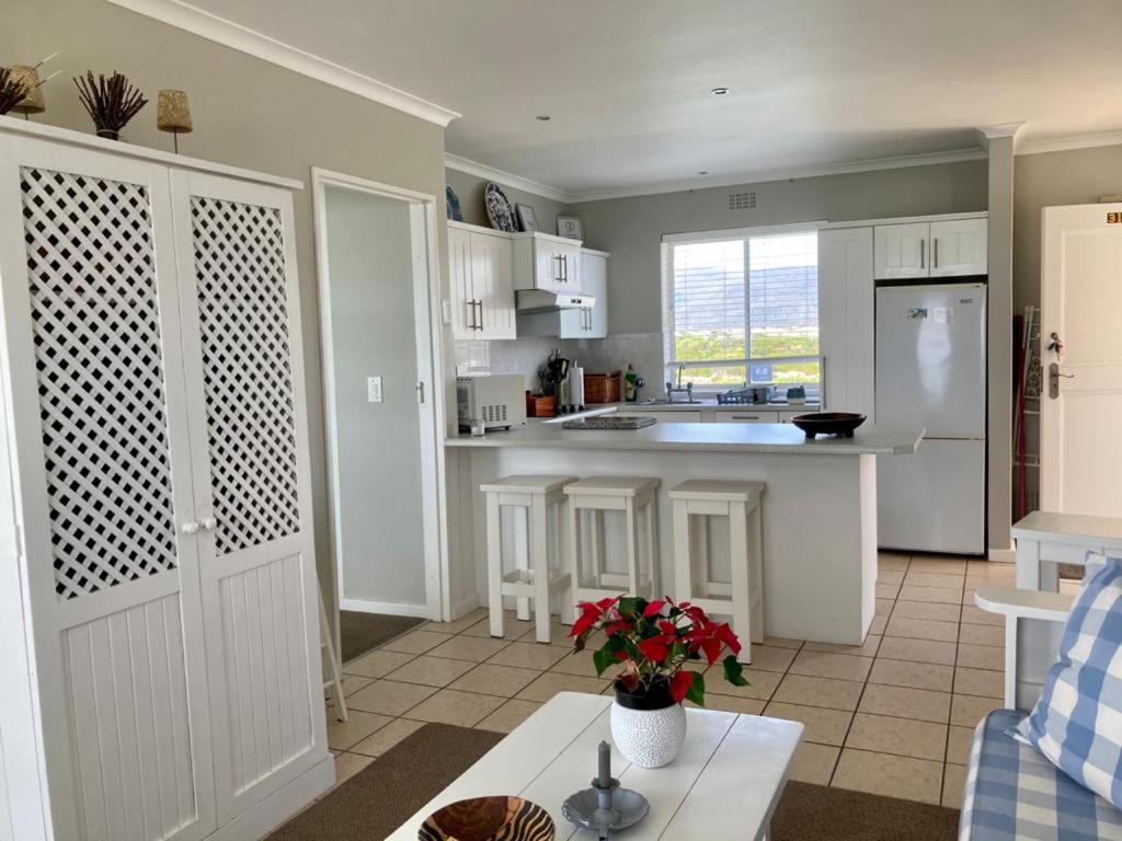 Hermanus Vacations - 31 Tobago Bay - Property Image 13