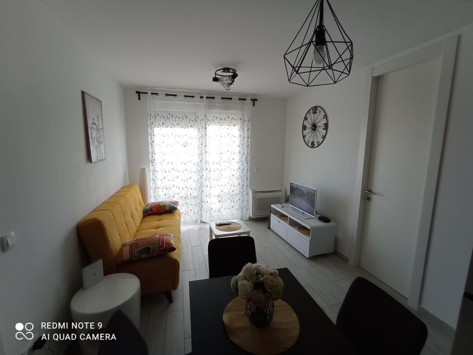 Apartman Ana Iadera with balcony and parking view 2
