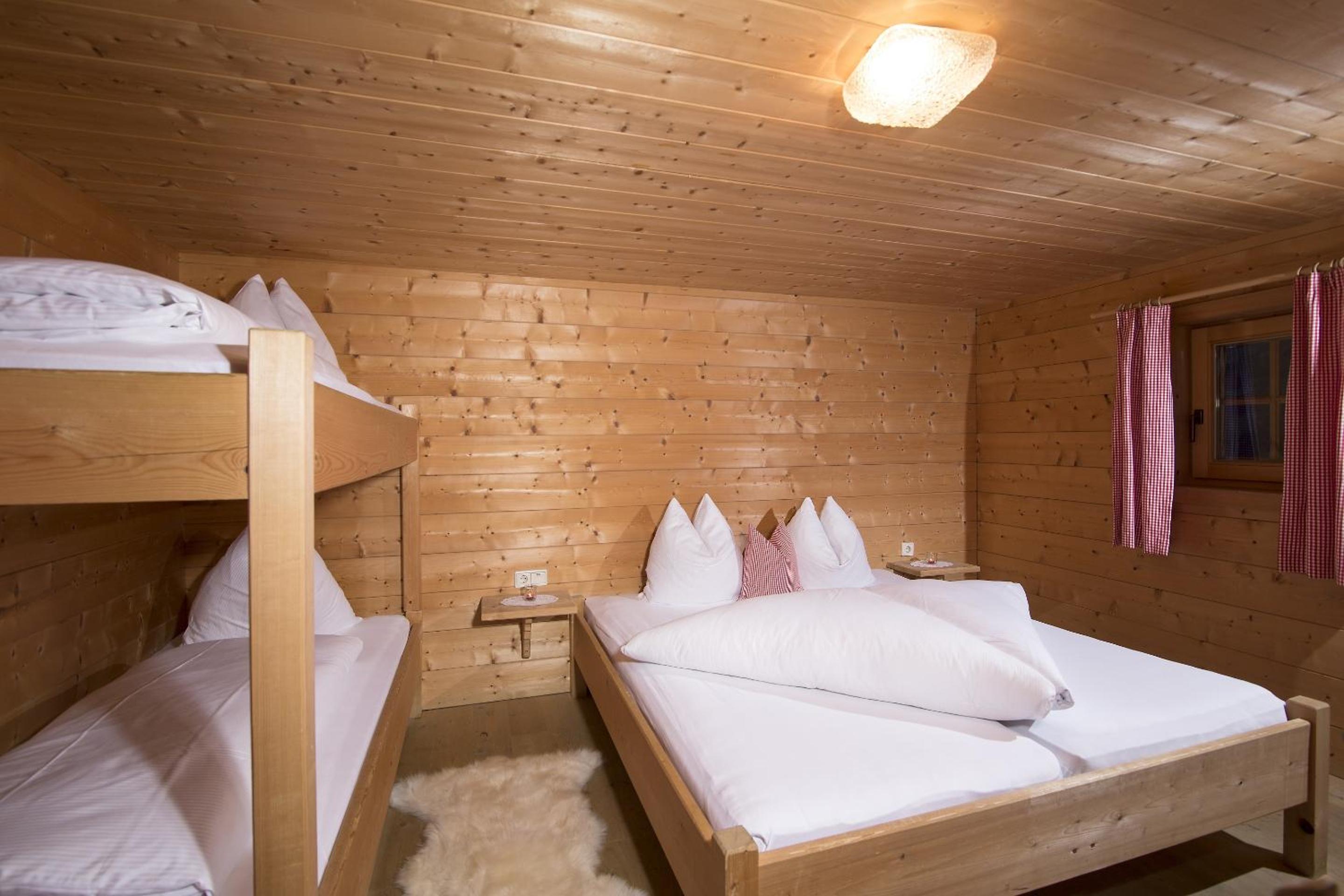 Hütte - Ferienhaus Bischoferhütte für 2-10 Personen