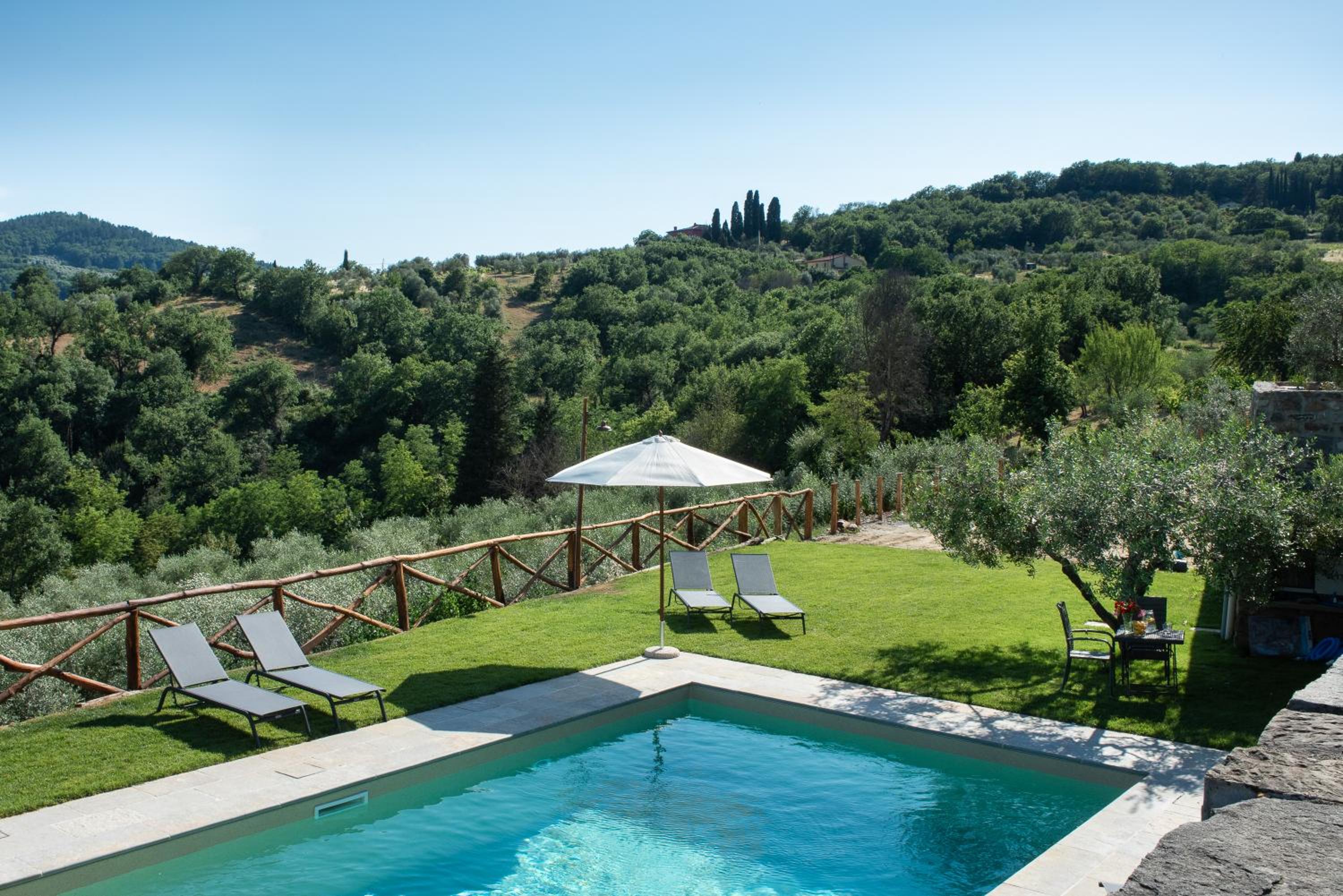 Tuscan farmhouse with spectacular views