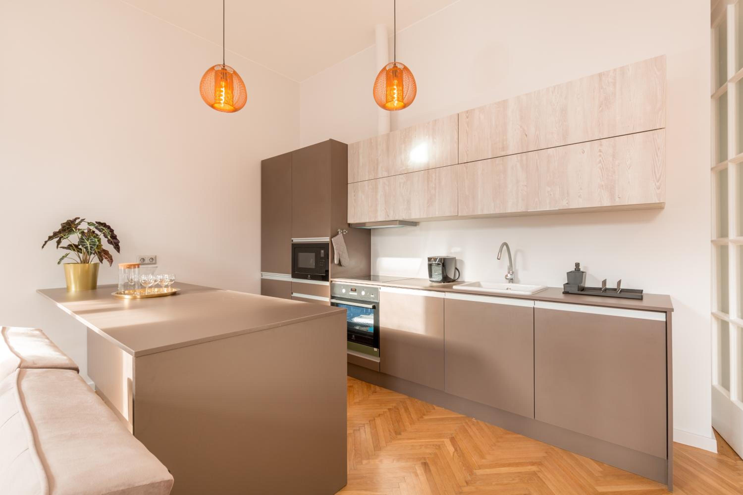 Space and Elegance in The Heart of Budapest view 5