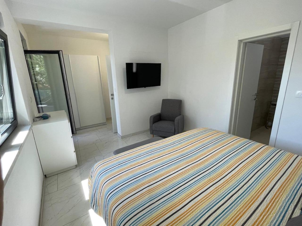 Photo 28