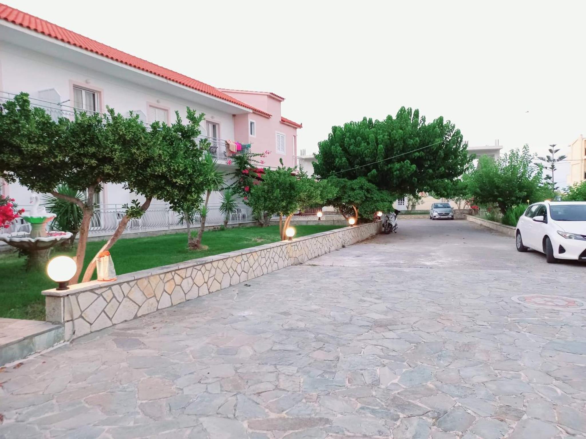 Hotel Akis Studios Alykes - Image 1