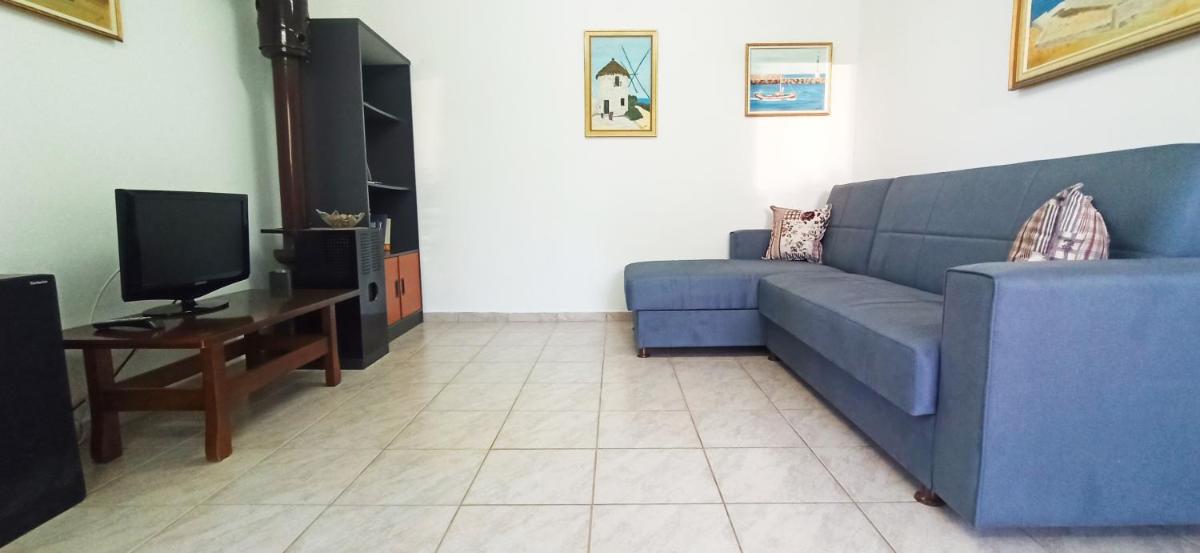 Maris Full Apartment with Roof Garden Access view 3