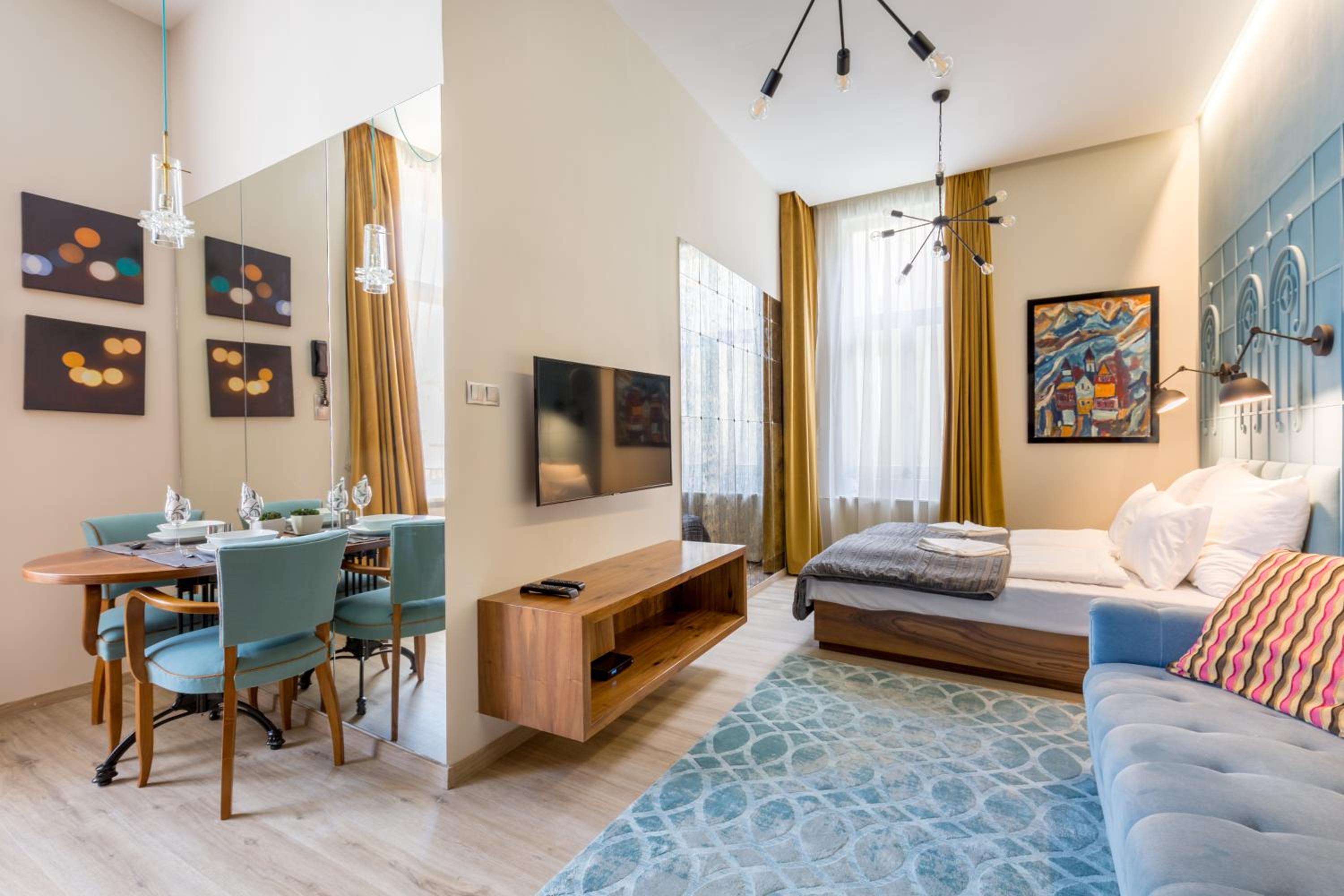 Luxury Suite in The Absolute Center view 4